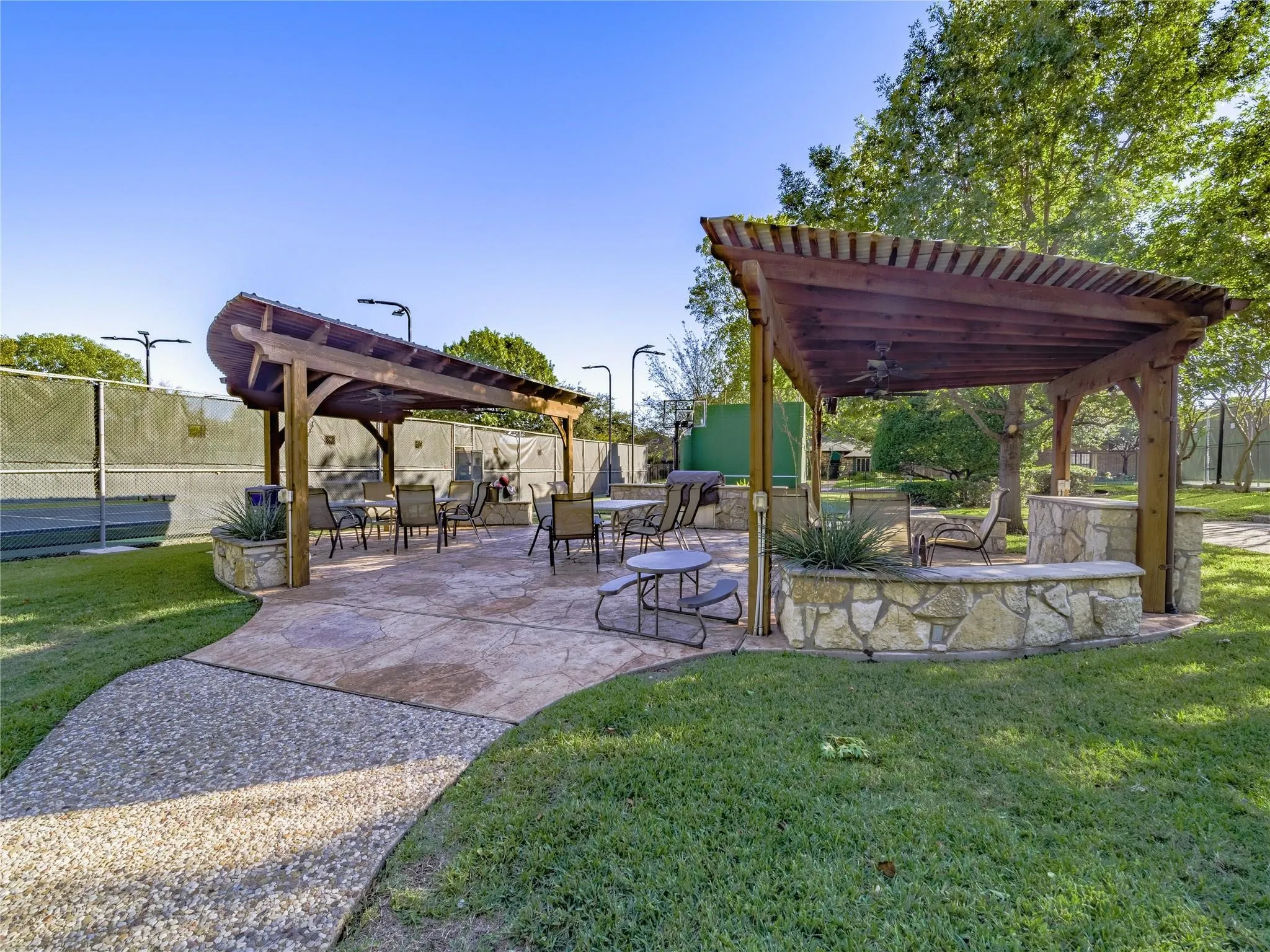 Single Family Residence For Sale in Collin County , 1916 Lake Hill Lane, Plano, Texas 75023, 4 Bedroom, 3 Bathroom, 2 Garage spaces, 2,989 Sqft, built in 1974, Price $699,950, mls#21340275, Real Estate Agent in Plano, Homes For Sale in Collin county, Homes For Sale in Plano, Realtor in Plano Texas, Real Estate Brokerage Independent Realty Texas, Luminita Cordes Realtor