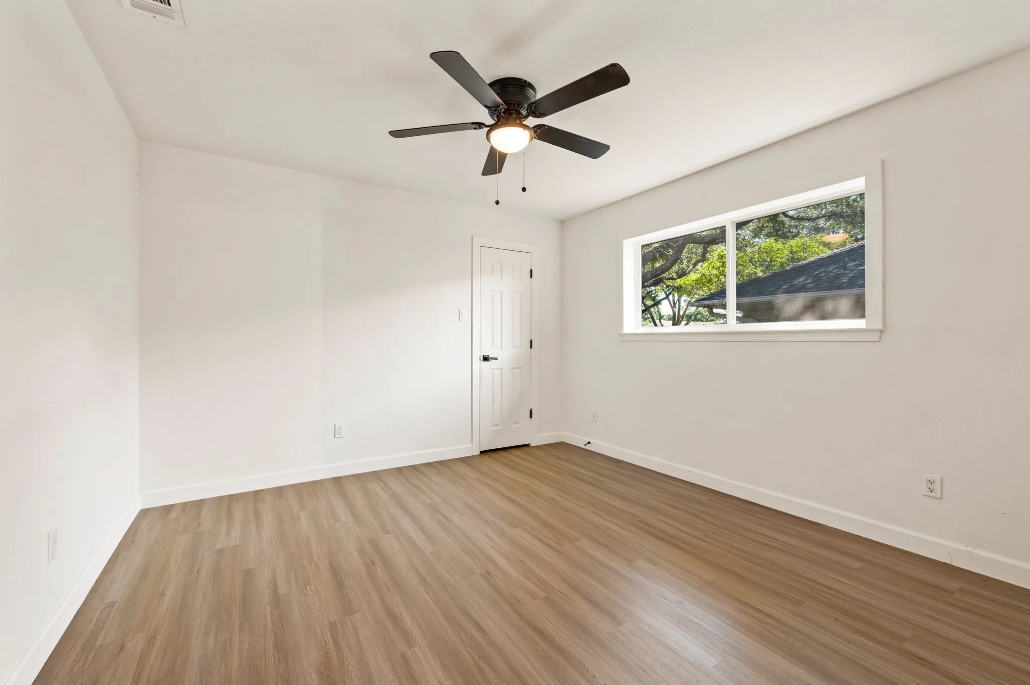 Single Family Residence For Sale in Collin County , 1916 Lake Hill Lane, Plano, Texas 75023, 4 Bedroom, 3 Bathroom, 2 Garage spaces, 2,989 Sqft, built in 1974, Price $699,950, mls#21340275, Real Estate Agent in Plano, Homes For Sale in Collin county, Homes For Sale in Plano, Realtor in Plano Texas, Real Estate Brokerage Independent Realty Texas, Luminita Cordes Realtor
