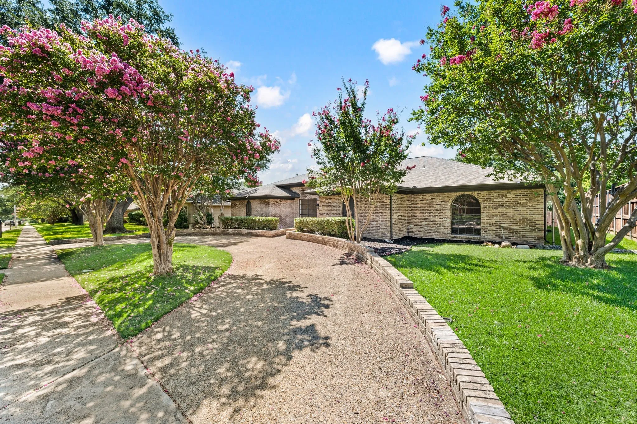 Single Family Residence For Sale in Collin County , 1916 Lake Hill Lane, Plano, Texas 75023, 4 Bedroom, 3 Bathroom, 2 Garage spaces, 2,989 Sqft, built in 1974, Price $699,950, mls#21340275, Real Estate Agent in Plano, Homes For Sale in Collin county, Homes For Sale in Plano, Realtor in Plano Texas, Real Estate Brokerage Independent Realty Texas, Luminita Cordes Realtor
