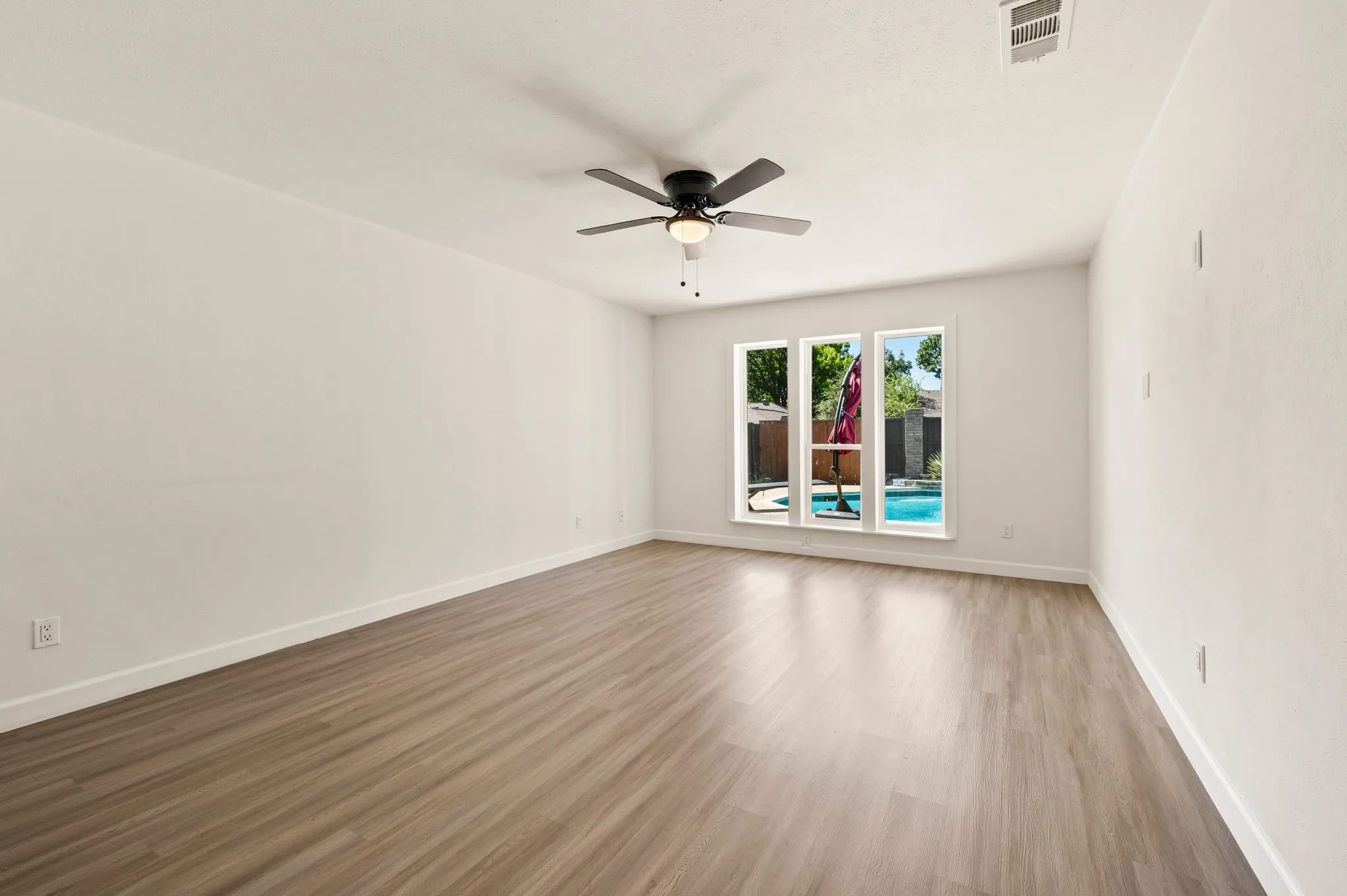 Single Family Residence For Sale in Collin County , 1916 Lake Hill Lane, Plano, Texas 75023, 4 Bedroom, 3 Bathroom, 2 Garage spaces, 2,989 Sqft, built in 1974, Price $699,950, mls#21340275, Real Estate Agent in Plano, Homes For Sale in Collin county, Homes For Sale in Plano, Realtor in Plano Texas, Real Estate Brokerage Independent Realty Texas, Luminita Cordes Realtor