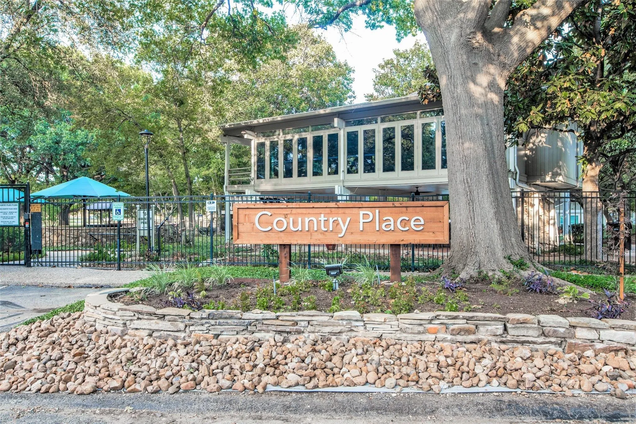 Single Family Residence For Sale in Collin County , 1916 Lake Hill Lane, Plano, Texas 75023, 4 Bedroom, 3 Bathroom, 2 Garage spaces, 2,989 Sqft, built in 1974, Price $699,950, mls#21340275, Real Estate Agent in Plano, Homes For Sale in Collin county, Homes For Sale in Plano, Realtor in Plano Texas, Real Estate Brokerage Independent Realty Texas, Luminita Cordes Realtor