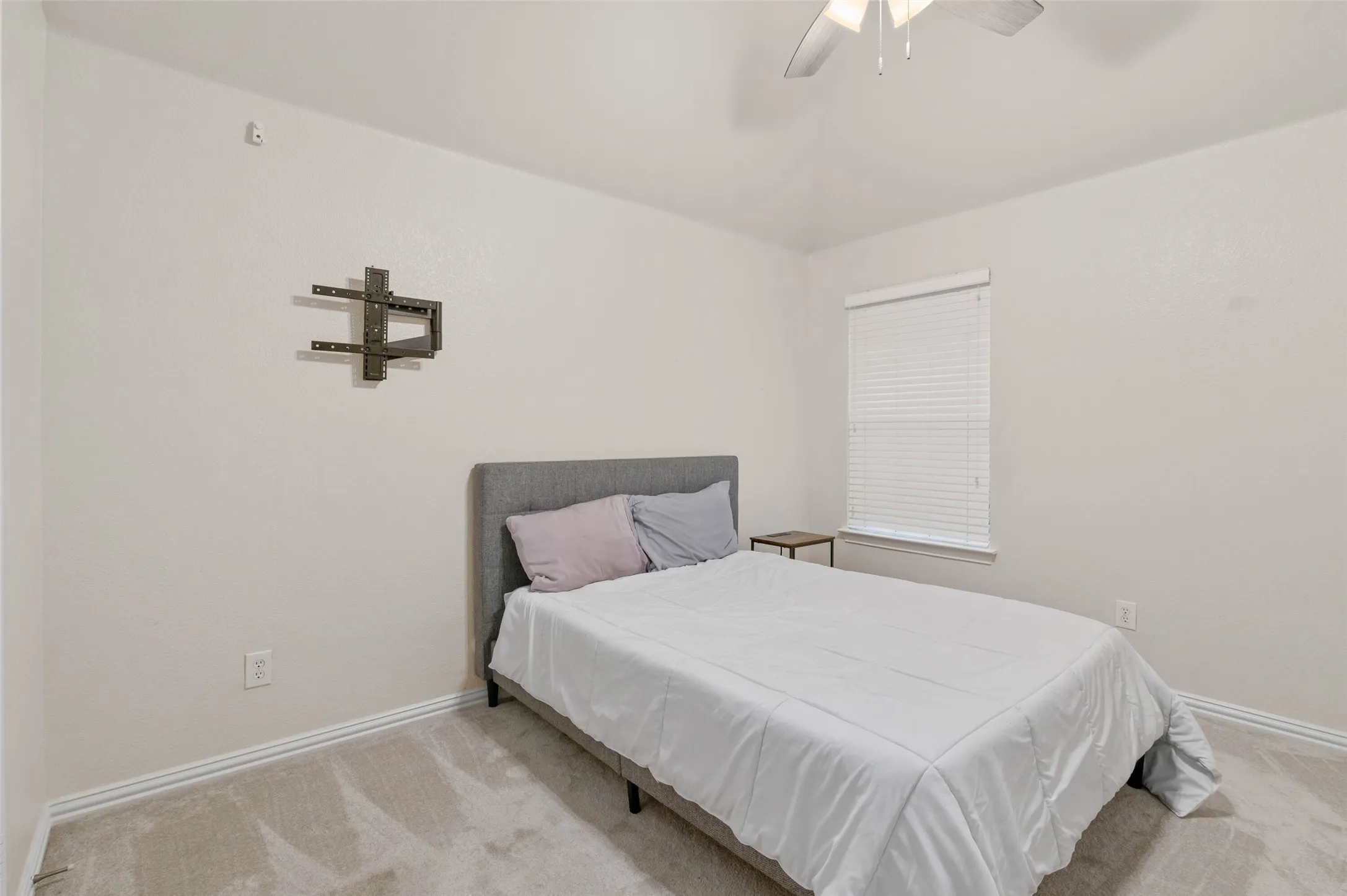 Upstairs secondary bedroom