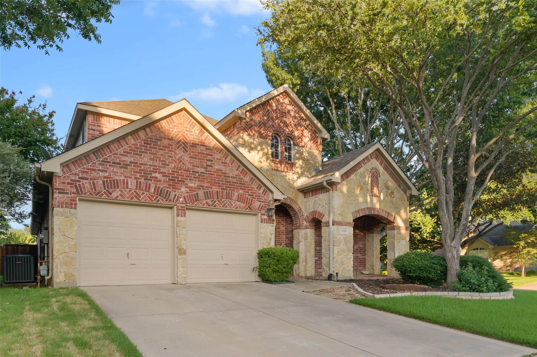 Single Family Residence For Sale in Denton County , 3500 Nandina Drive, Flower Mound, Texas 75022, 4 Bedroom, 4 Bathroom, 2 Garage spaces, 2,983 Sqft, built in 2002, mls#21341115, Real Estate Agent in Flower Mound, Homes For Sale in Denton county, Homes For Sale in Flower Mound, Realtor in Flower Mound Texas, Real Estate Brokerage Independent Realty Texas, Luminita Cordes Realtor