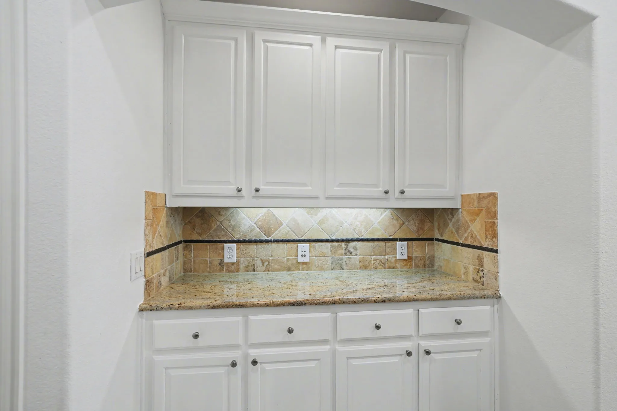 Single Family Residence For Sale in Collin County , 2243 E Big Valley Road, Allen, Texas 75013, 4 Bedroom, 4 Bathroom, 2 Garage spaces, 3,588 Sqft, built in 2009, mls#21341055, Real Estate Agent in Allen, Homes For Sale in Collin county, Homes For Sale in Allen, Realtor in Allen Texas, Real Estate Brokerage Independent Realty Texas, Luminita Cordes Realtor