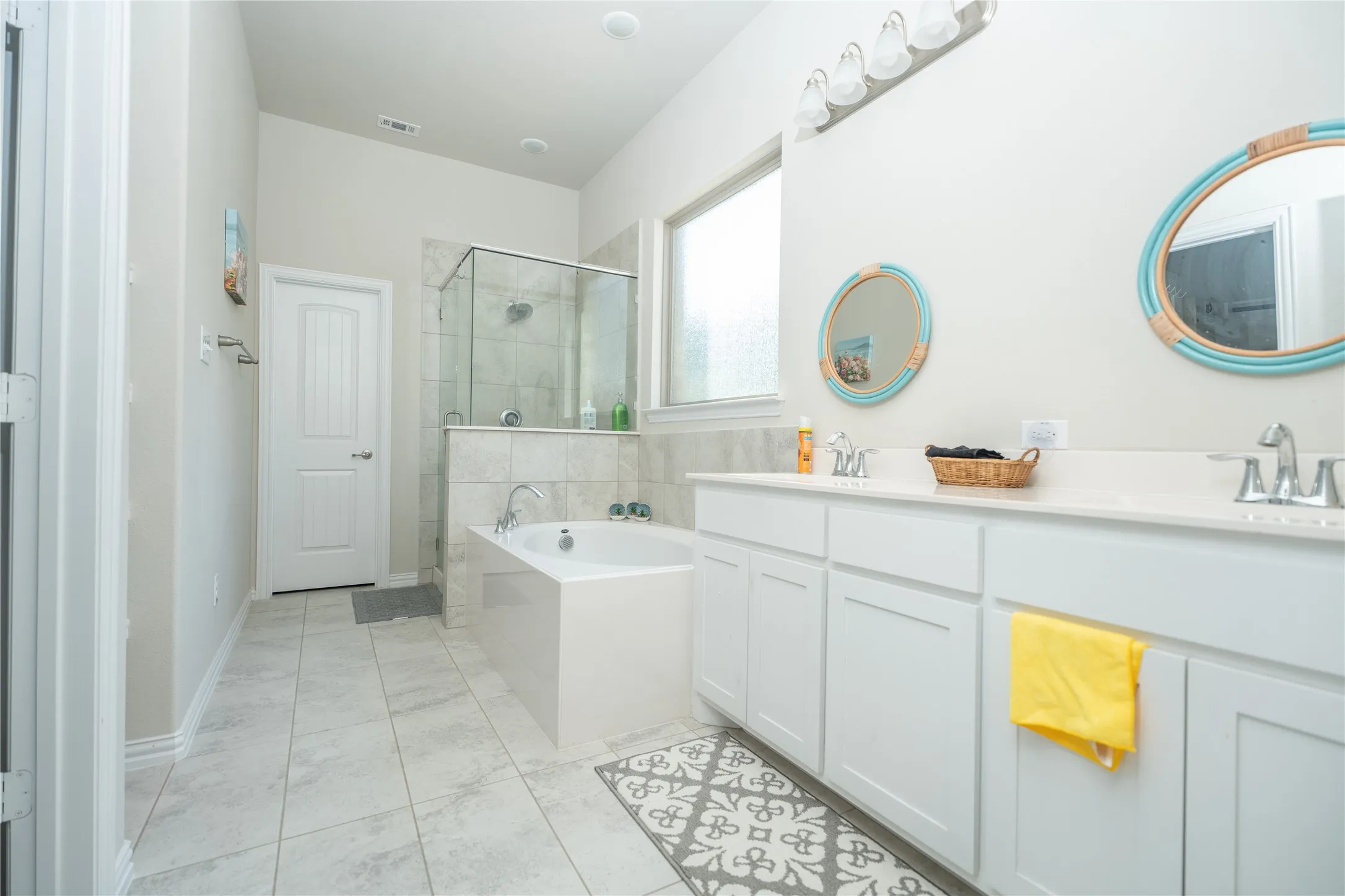 Single Family Residence For Sale in Tarrant County , 4424 Terraview Drive, Arlington, Texas 76001, 4 Bedroom, 3 Bathroom, 2 Garage spaces, 2,284 Sqft, built in 2022, Price $419,000, mls#21341160, Real Estate Agent in Arlington, Homes For Sale in Tarrant county, Homes For Sale in Arlington, Realtor in Arlington Texas, Real Estate Brokerage Independent Realty Texas, Luminita Cordes Realtor