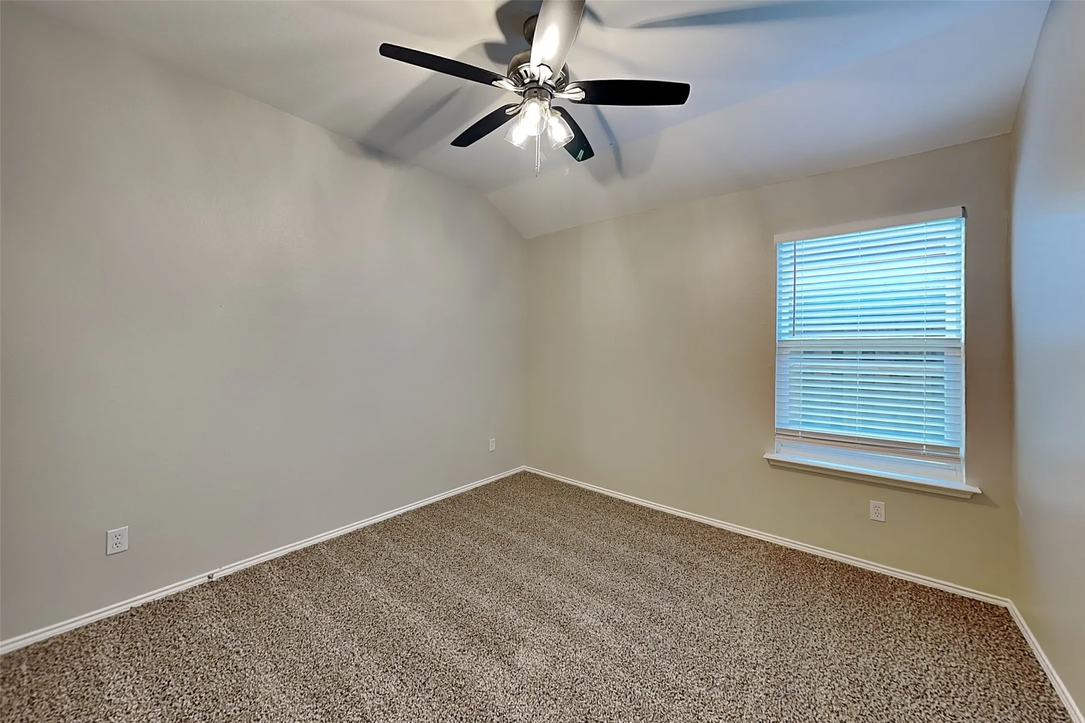 Single Family Residence For Rent in Denton County , 1626 Mallard Drive, Corinth, Texas 76210, 4 Bedroom, 2 Bathroom, 2 Garage spaces, 2,110 Sqft, built in 1998, mls#21341163, Real Estate Agent in Corinth, Homes For Rent in Denton county, Homes For Rent in Corinth, Realtor in Corinth Texas, Real Estate Brokerage Independent Realty Texas, Luminita Cordes Realtor