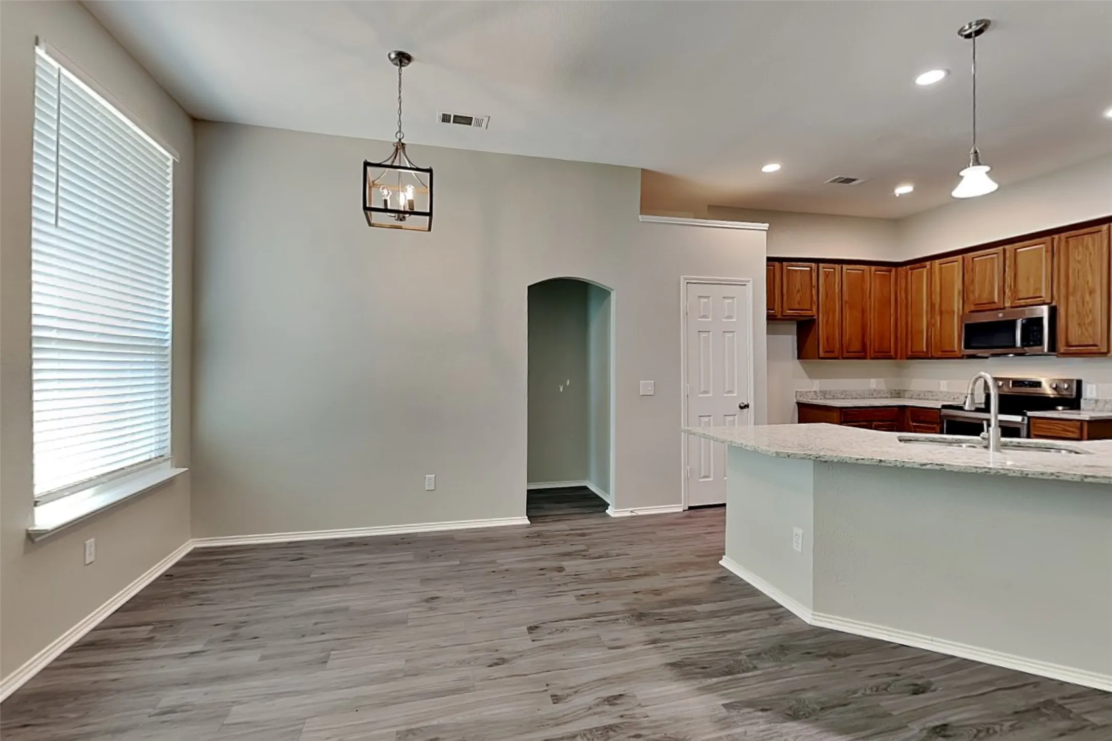 Single Family Residence For Rent in Denton County , 1626 Mallard Drive, Corinth, Texas 76210, 4 Bedroom, 2 Bathroom, 2 Garage spaces, 2,110 Sqft, built in 1998, mls#21341163, Real Estate Agent in Corinth, Homes For Rent in Denton county, Homes For Rent in Corinth, Realtor in Corinth Texas, Real Estate Brokerage Independent Realty Texas, Luminita Cordes Realtor