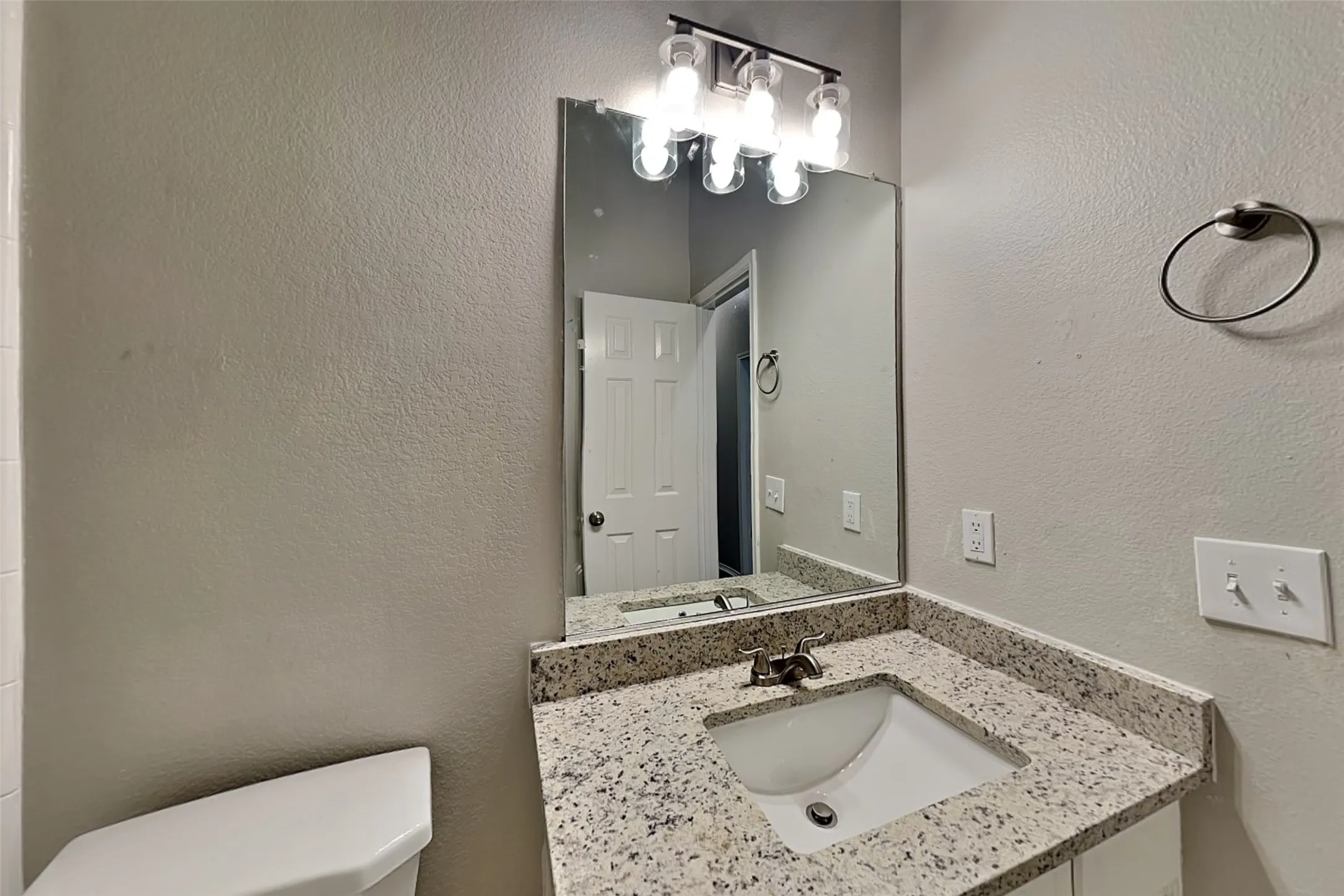 Single Family Residence For Rent in Denton County , 1626 Mallard Drive, Corinth, Texas 76210, 4 Bedroom, 2 Bathroom, 2 Garage spaces, 2,110 Sqft, built in 1998, mls#21341163, Real Estate Agent in Corinth, Homes For Rent in Denton county, Homes For Rent in Corinth, Realtor in Corinth Texas, Real Estate Brokerage Independent Realty Texas, Luminita Cordes Realtor