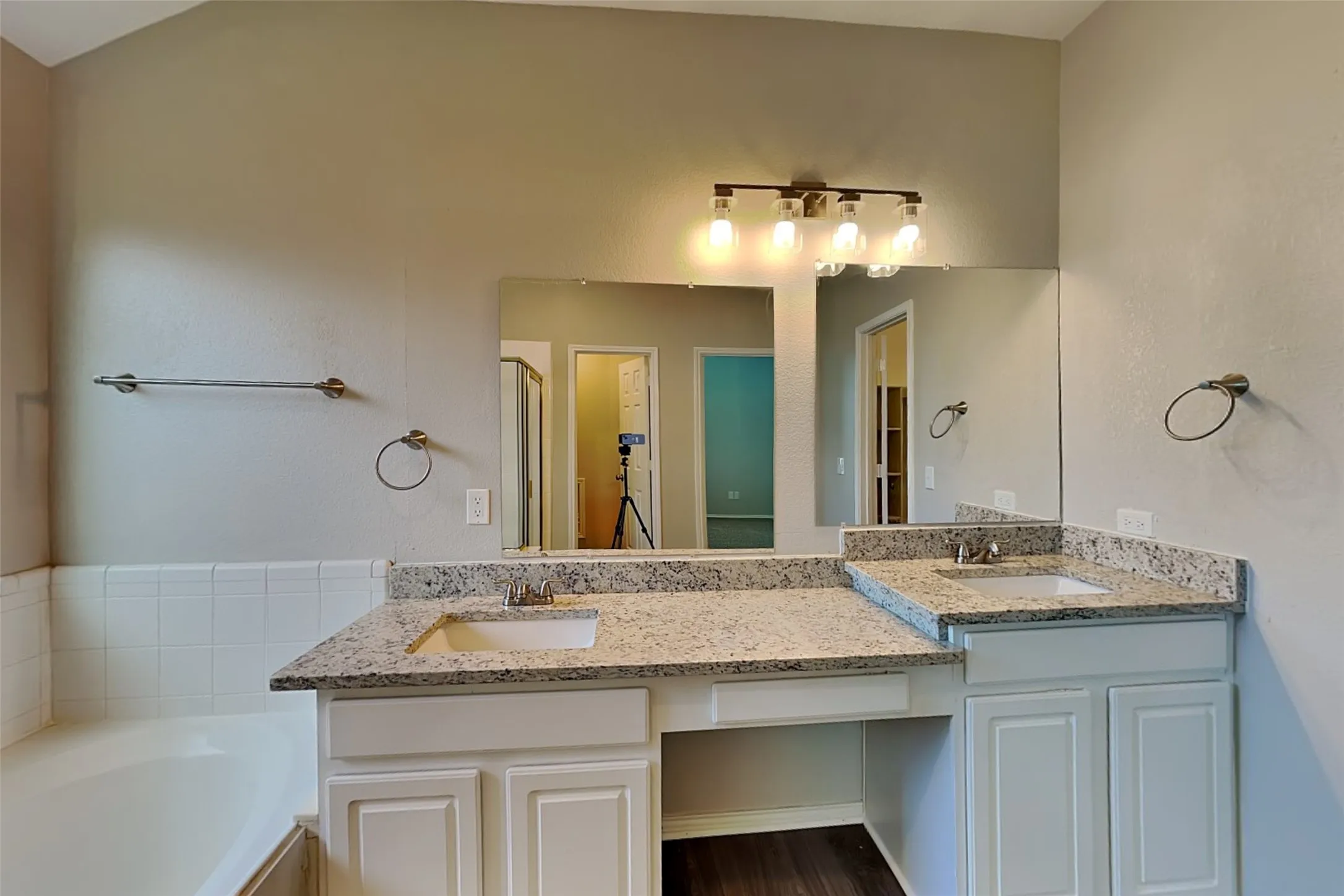 Single Family Residence For Rent in Denton County , 1626 Mallard Drive, Corinth, Texas 76210, 4 Bedroom, 2 Bathroom, 2 Garage spaces, 2,110 Sqft, built in 1998, mls#21341163, Real Estate Agent in Corinth, Homes For Rent in Denton county, Homes For Rent in Corinth, Realtor in Corinth Texas, Real Estate Brokerage Independent Realty Texas, Luminita Cordes Realtor