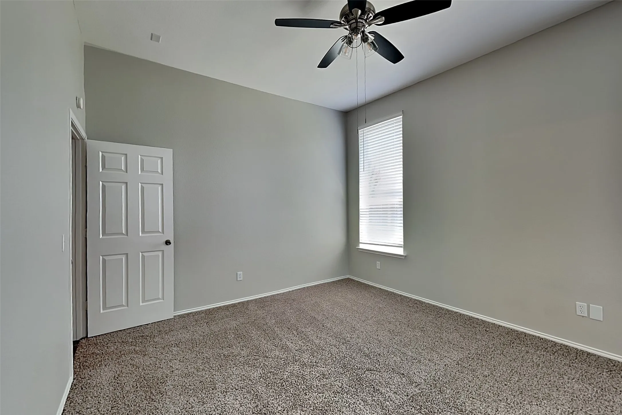 Single Family Residence For Rent in Denton County , 1626 Mallard Drive, Corinth, Texas 76210, 4 Bedroom, 2 Bathroom, 2 Garage spaces, 2,110 Sqft, built in 1998, mls#21341163, Real Estate Agent in Corinth, Homes For Rent in Denton county, Homes For Rent in Corinth, Realtor in Corinth Texas, Real Estate Brokerage Independent Realty Texas, Luminita Cordes Realtor