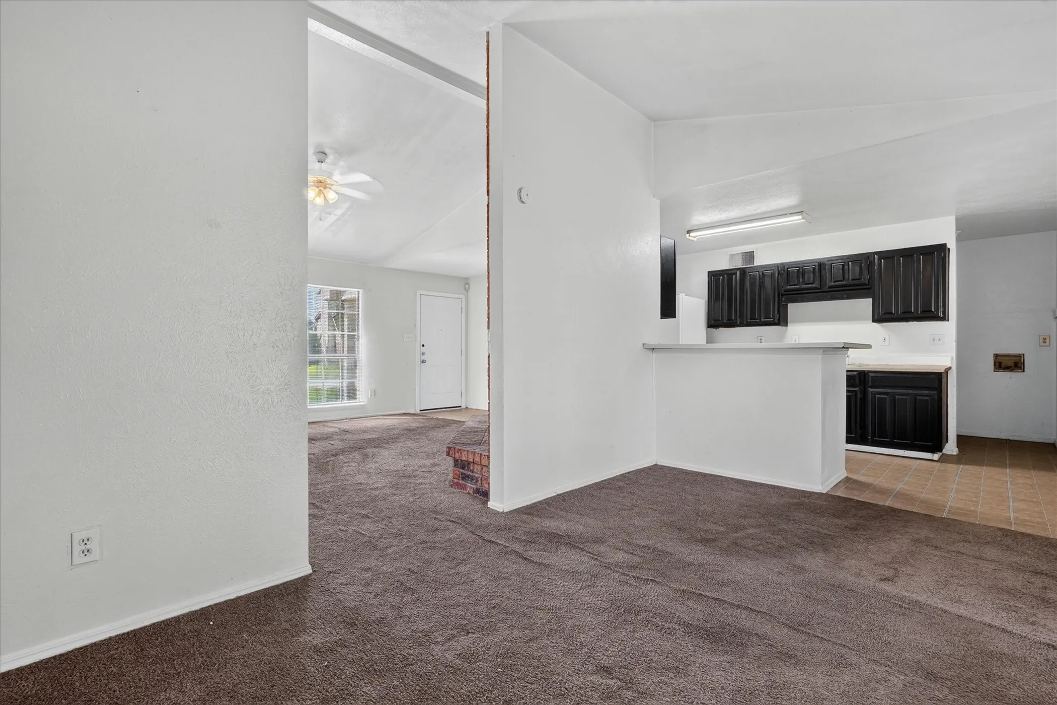 Single Family Residence For Sale in Dallas County , 481 WEAVER Street, Cedar Hill, Texas 75104, 3 Bedroom, 2 Bathroom, Garage spaces, 1,984 Sqft, built in 1985, mls#21340769, Real Estate Agent in Cedar Hill, Homes For Sale in Dallas county, Homes For Sale in Cedar Hill, Realtor in Cedar Hill Texas, Real Estate Brokerage Independent Realty Texas, Luminita Cordes Realtor