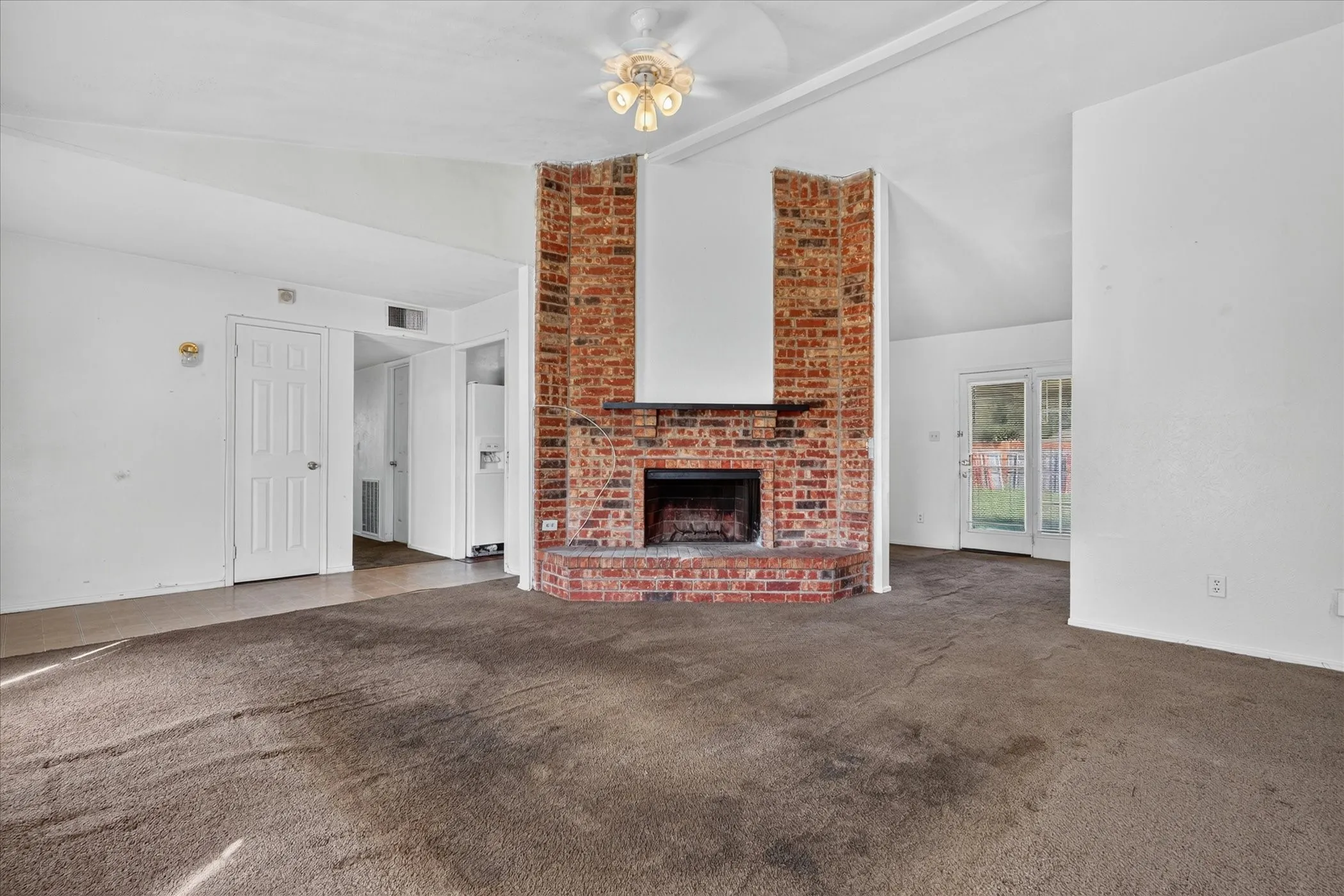 Single Family Residence For Sale in Dallas County , 481 WEAVER Street, Cedar Hill, Texas 75104, 3 Bedroom, 2 Bathroom, Garage spaces, 1,984 Sqft, built in 1985, mls#21340769, Real Estate Agent in Cedar Hill, Homes For Sale in Dallas county, Homes For Sale in Cedar Hill, Realtor in Cedar Hill Texas, Real Estate Brokerage Independent Realty Texas, Luminita Cordes Realtor