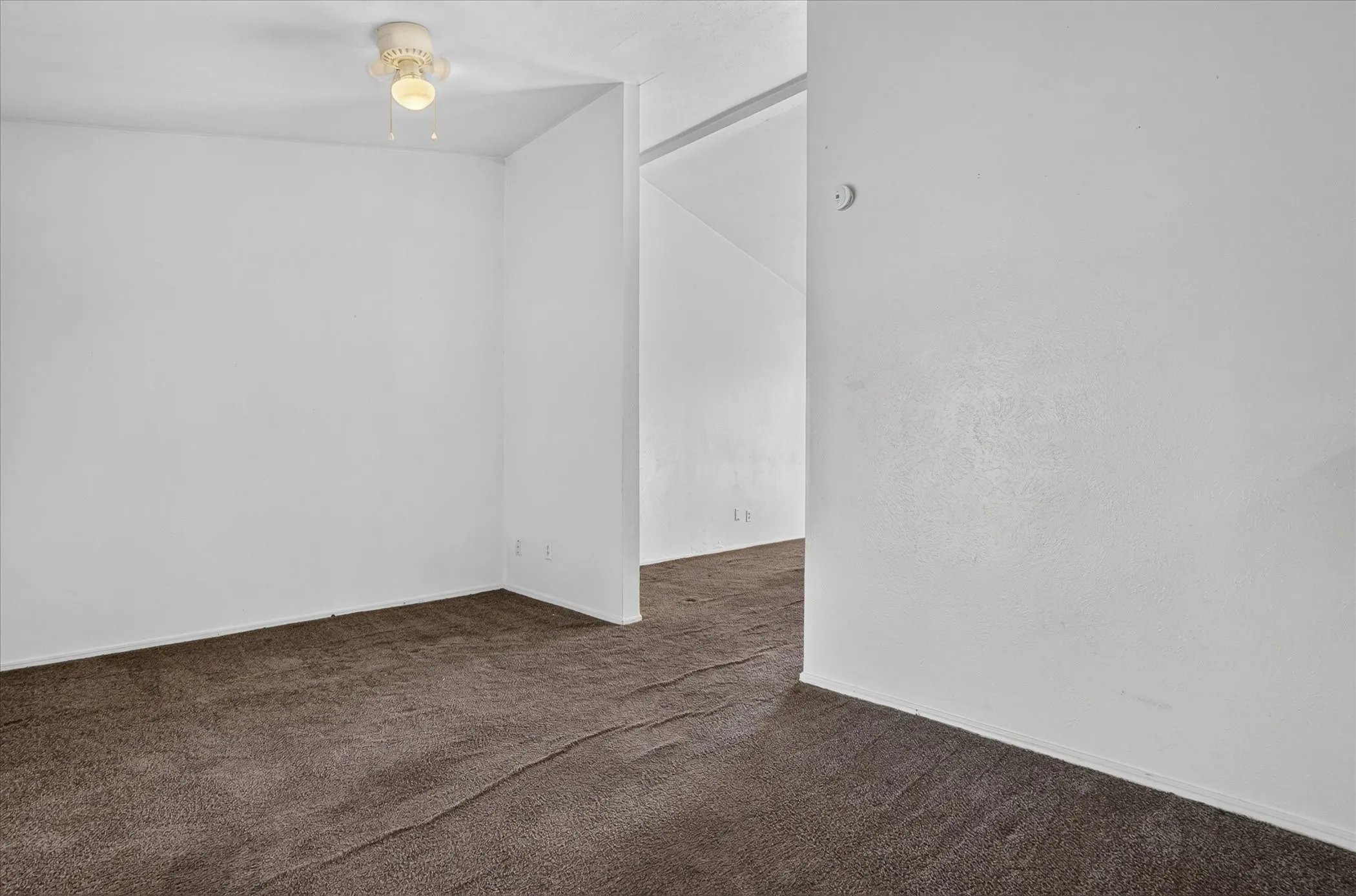 Single Family Residence For Sale in Dallas County , 481 WEAVER Street, Cedar Hill, Texas 75104, 3 Bedroom, 2 Bathroom, Garage spaces, 1,984 Sqft, built in 1985, mls#21340769, Real Estate Agent in Cedar Hill, Homes For Sale in Dallas county, Homes For Sale in Cedar Hill, Realtor in Cedar Hill Texas, Real Estate Brokerage Independent Realty Texas, Luminita Cordes Realtor