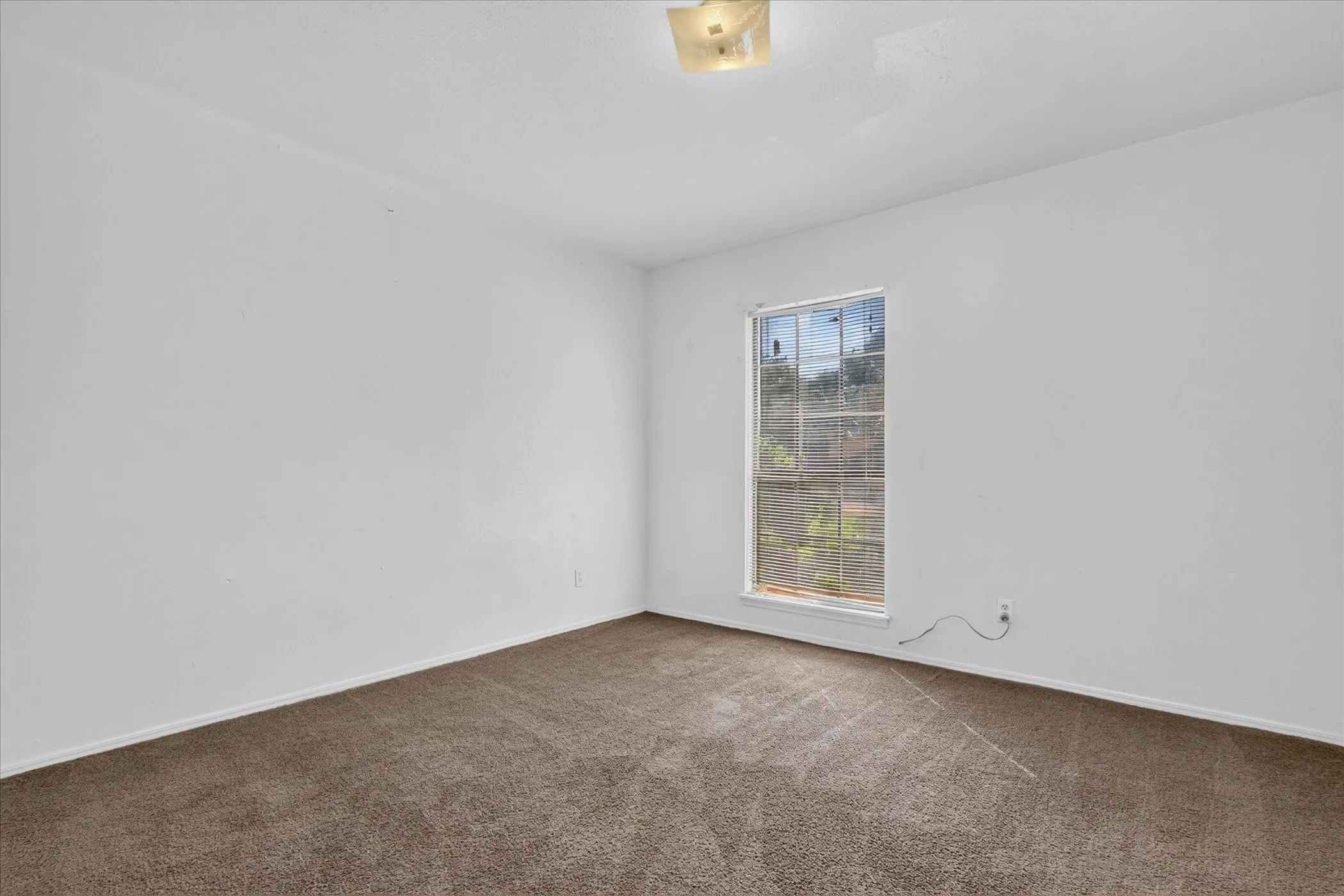Single Family Residence For Sale in Dallas County , 481 WEAVER Street, Cedar Hill, Texas 75104, 3 Bedroom, 2 Bathroom, Garage spaces, 1,984 Sqft, built in 1985, mls#21340769, Real Estate Agent in Cedar Hill, Homes For Sale in Dallas county, Homes For Sale in Cedar Hill, Realtor in Cedar Hill Texas, Real Estate Brokerage Independent Realty Texas, Luminita Cordes Realtor