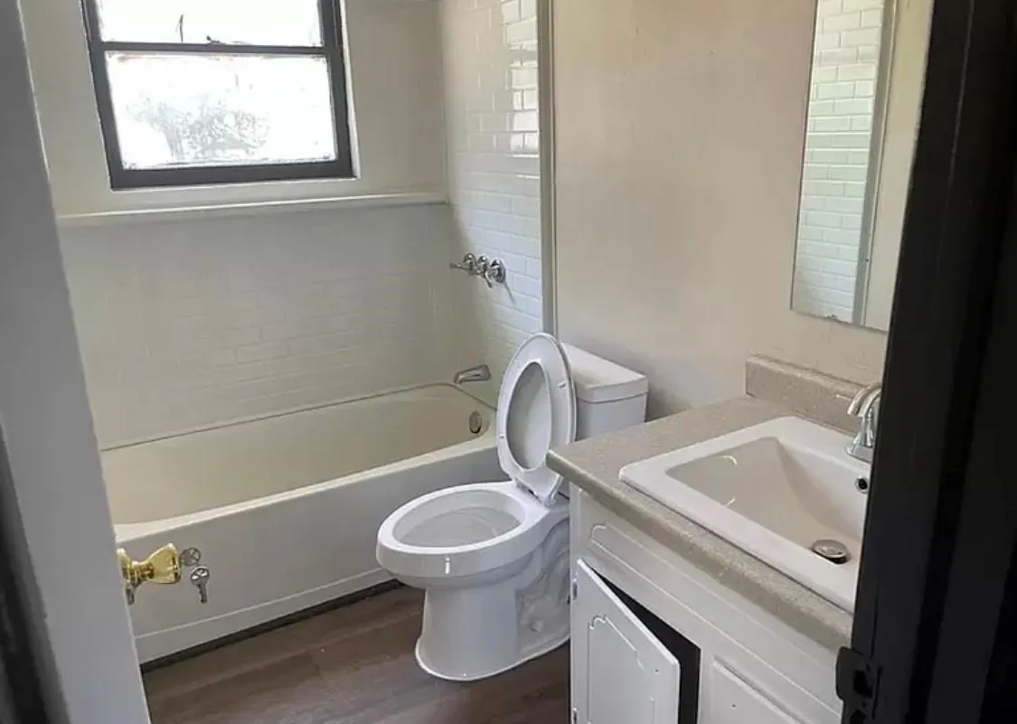 Single Family Residence For Rent in Montague County , 910 Circle Drive, Bowie, Texas 76230, 2 Bedroom, 2 Bathroom, Garage spaces, 1,260 Sqft, built in 1940, mls#21334108, Real Estate Agent in Bowie, Homes For Rent in Montague county, Homes For Rent in Bowie, Realtor in Bowie Texas, Real Estate Brokerage Independent Realty Texas, Luminita Cordes Realtor
