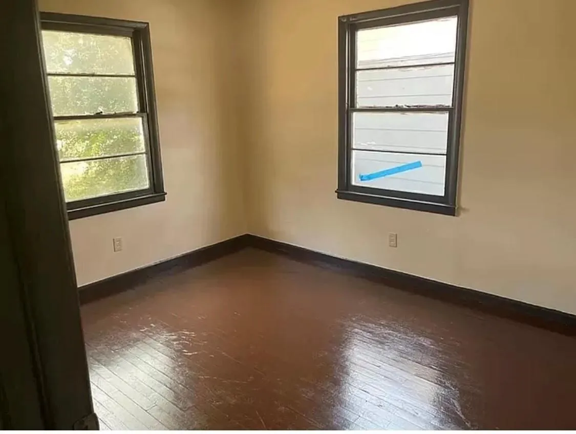Single Family Residence For Rent in Montague County , 910 Circle Drive, Bowie, Texas 76230, 2 Bedroom, 2 Bathroom, Garage spaces, 1,260 Sqft, built in 1940, mls#21334108, Real Estate Agent in Bowie, Homes For Rent in Montague county, Homes For Rent in Bowie, Realtor in Bowie Texas, Real Estate Brokerage Independent Realty Texas, Luminita Cordes Realtor