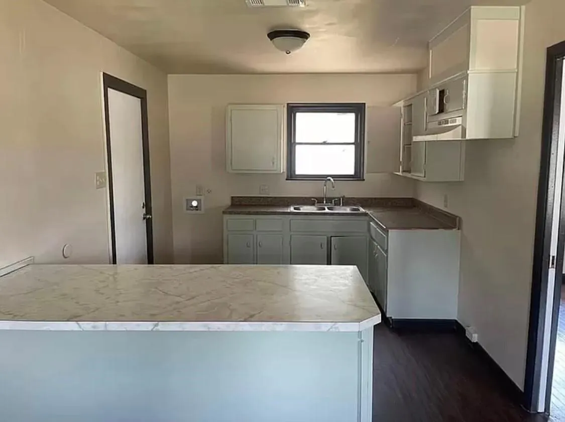 Single Family Residence For Rent in Montague County , 910 Circle Drive, Bowie, Texas 76230, 2 Bedroom, 2 Bathroom, Garage spaces, 1,260 Sqft, built in 1940, mls#21334108, Real Estate Agent in Bowie, Homes For Rent in Montague county, Homes For Rent in Bowie, Realtor in Bowie Texas, Real Estate Brokerage Independent Realty Texas, Luminita Cordes Realtor