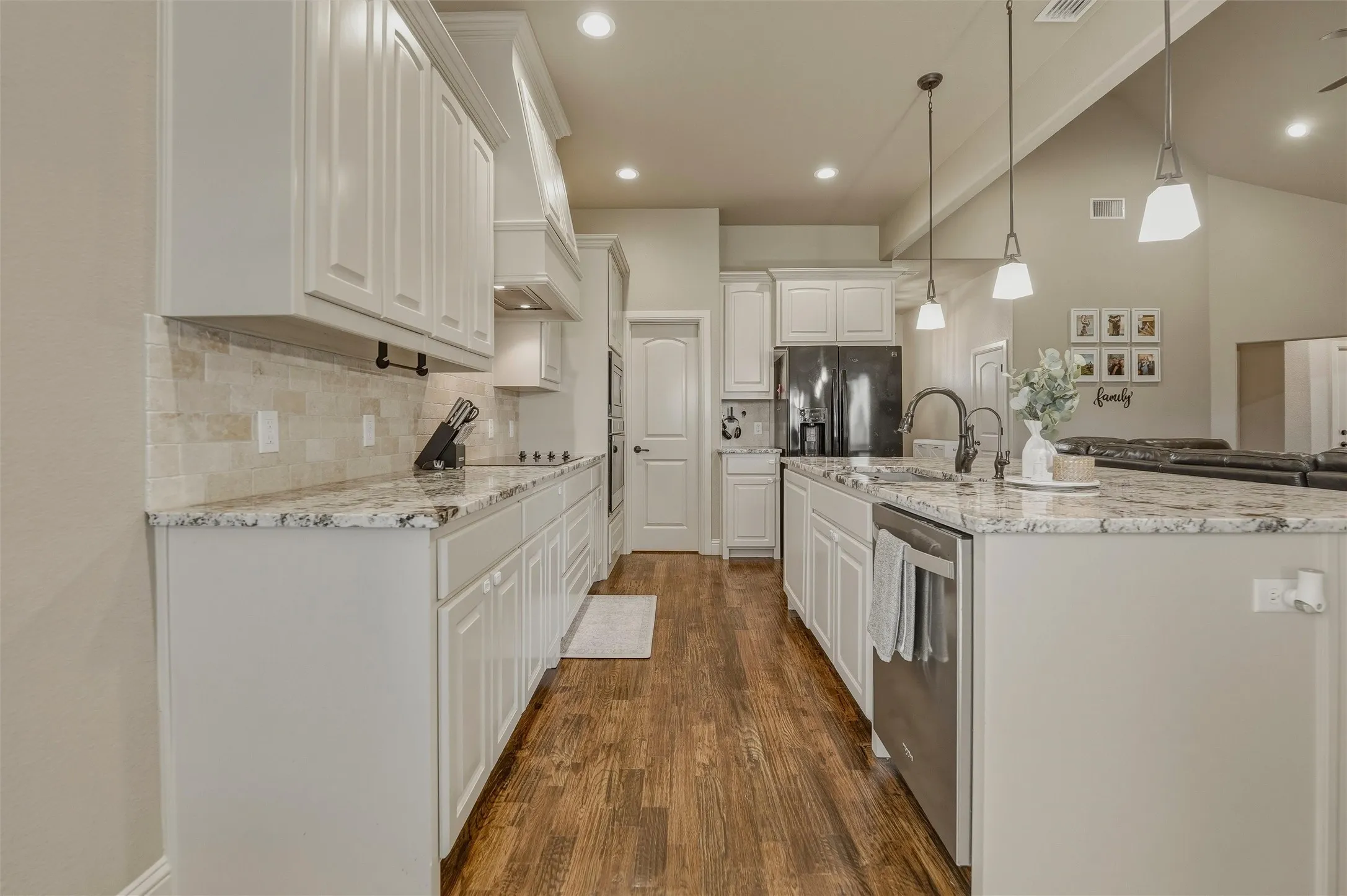 Single Family Residence For Sale in Johnson County , 125 Oak View Drive, Godley, Texas 76044, 4 Bedroom, 2 Bathroom, 2 Garage spaces, 2,198 Sqft, built in 2019, mls#21339783, Real Estate Agent in Godley, Homes For Sale in Johnson county, Homes For Sale in Godley, Realtor in Godley Texas, Real Estate Brokerage Independent Realty Texas, Luminita Cordes Realtor