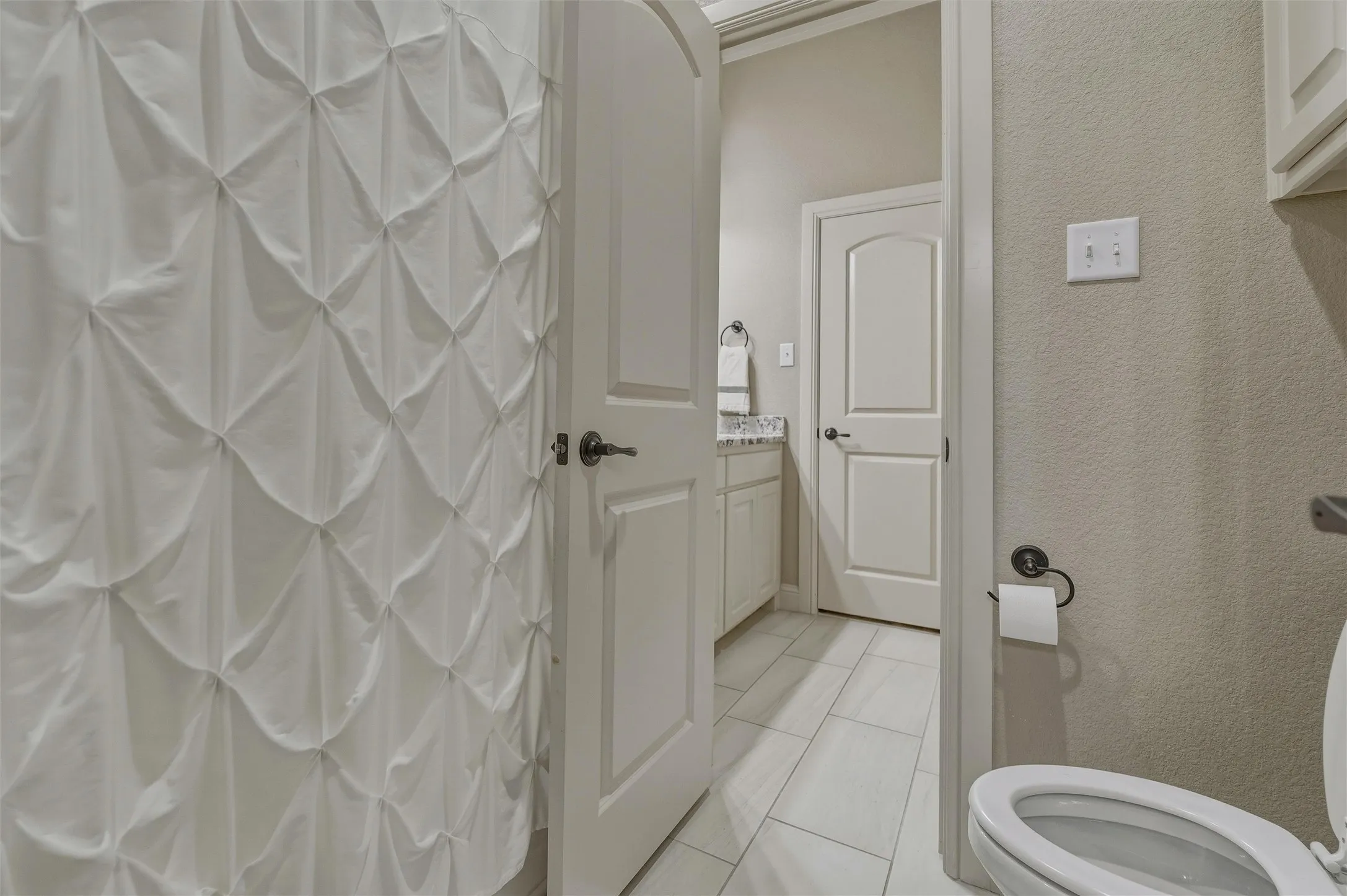Single Family Residence For Sale in Johnson County , 125 Oak View Drive, Godley, Texas 76044, 4 Bedroom, 2 Bathroom, 2 Garage spaces, 2,198 Sqft, built in 2019, mls#21339783, Real Estate Agent in Godley, Homes For Sale in Johnson county, Homes For Sale in Godley, Realtor in Godley Texas, Real Estate Brokerage Independent Realty Texas, Luminita Cordes Realtor
