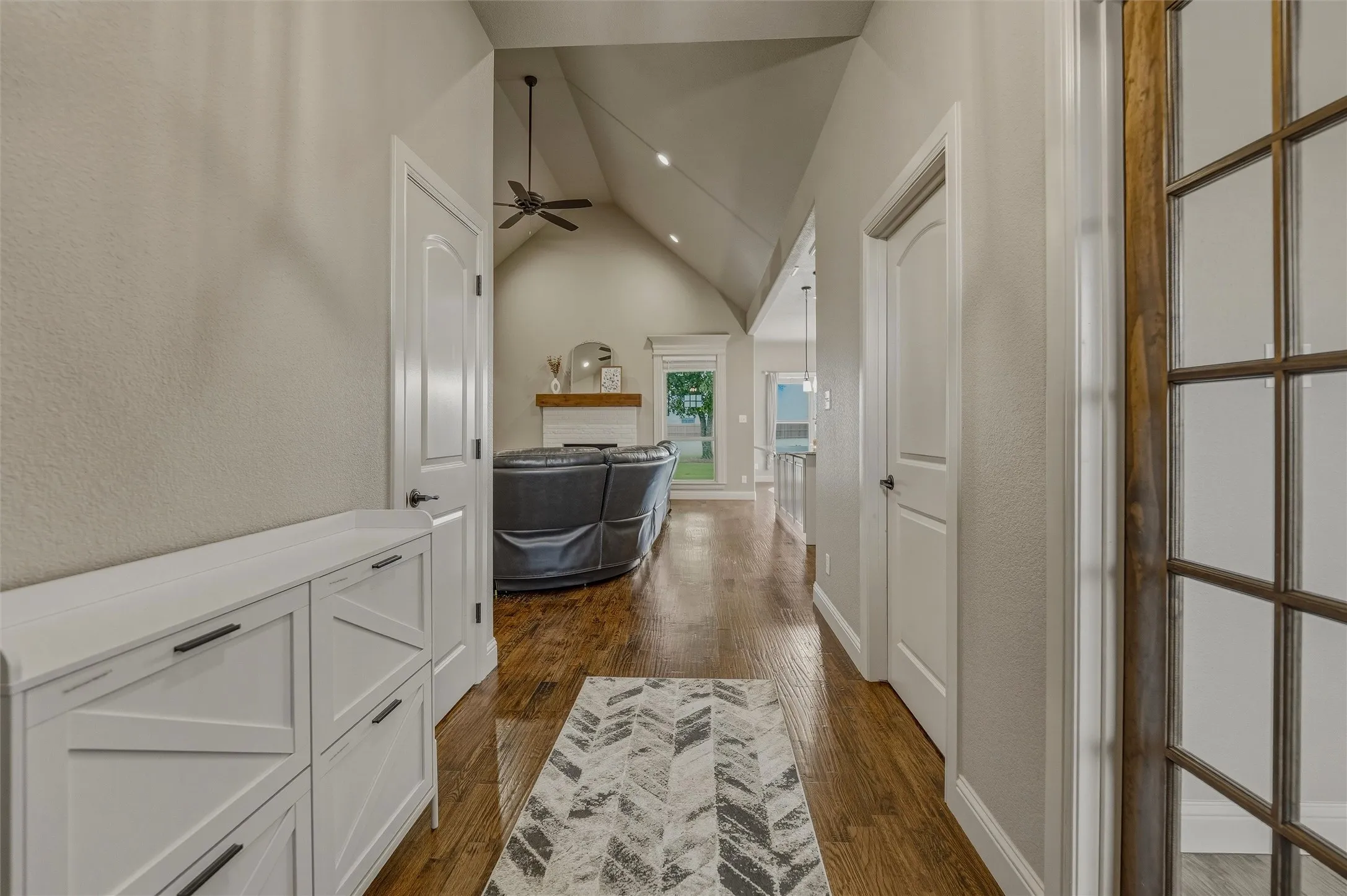 Single Family Residence For Sale in Johnson County , 125 Oak View Drive, Godley, Texas 76044, 4 Bedroom, 2 Bathroom, 2 Garage spaces, 2,198 Sqft, built in 2019, mls#21339783, Real Estate Agent in Godley, Homes For Sale in Johnson county, Homes For Sale in Godley, Realtor in Godley Texas, Real Estate Brokerage Independent Realty Texas, Luminita Cordes Realtor