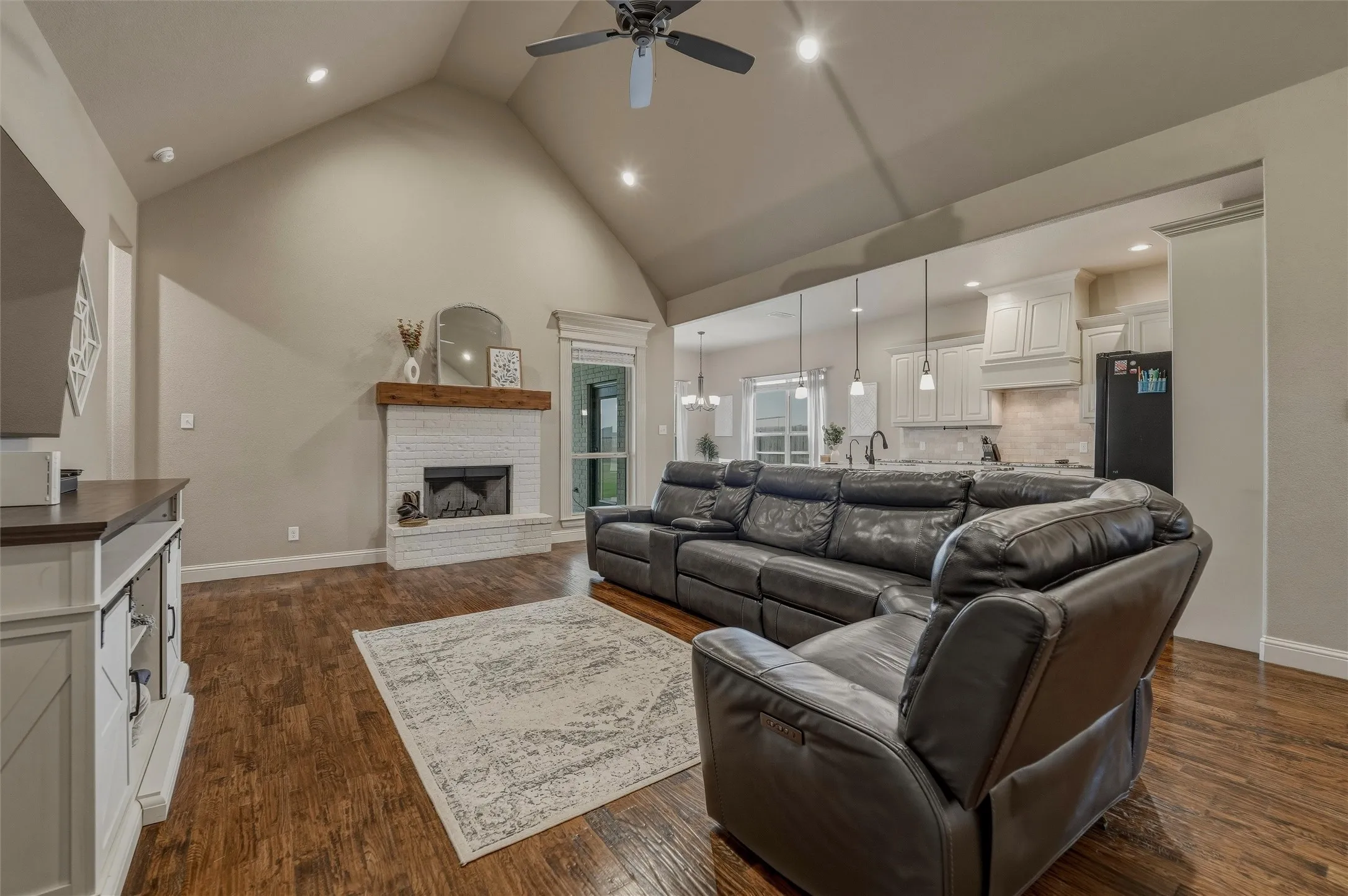 Single Family Residence For Sale in Johnson County , 125 Oak View Drive, Godley, Texas 76044, 4 Bedroom, 2 Bathroom, 2 Garage spaces, 2,198 Sqft, built in 2019, mls#21339783, Real Estate Agent in Godley, Homes For Sale in Johnson county, Homes For Sale in Godley, Realtor in Godley Texas, Real Estate Brokerage Independent Realty Texas, Luminita Cordes Realtor