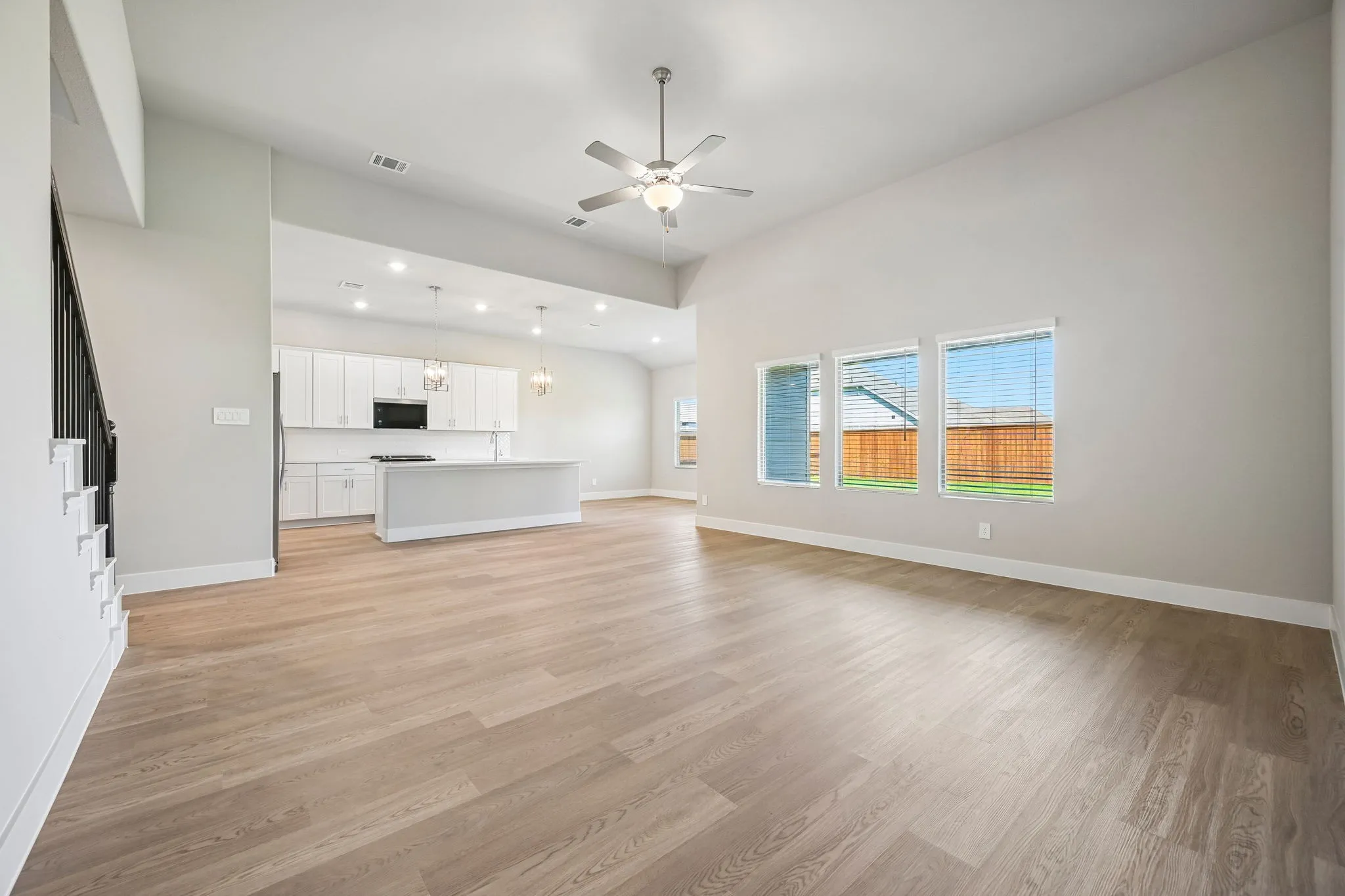  Photo is not of the actual home, but is an inspirational photo of builder’s model home and may depict options, furnishings, and/or decorator features that are not included.
