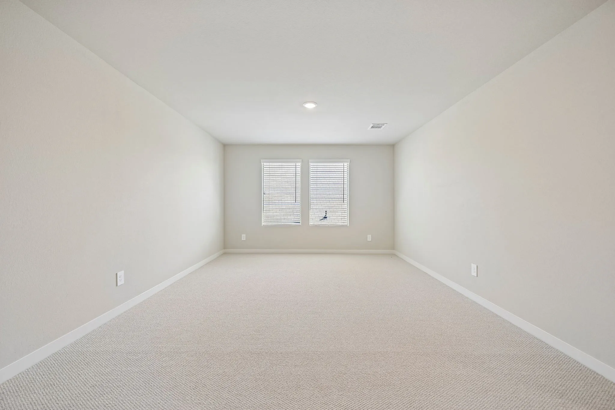  Photo is not of the actual home, but is an inspirational photo of builder’s model home and may depict options, furnishings, and/or decorator features that are not included.
