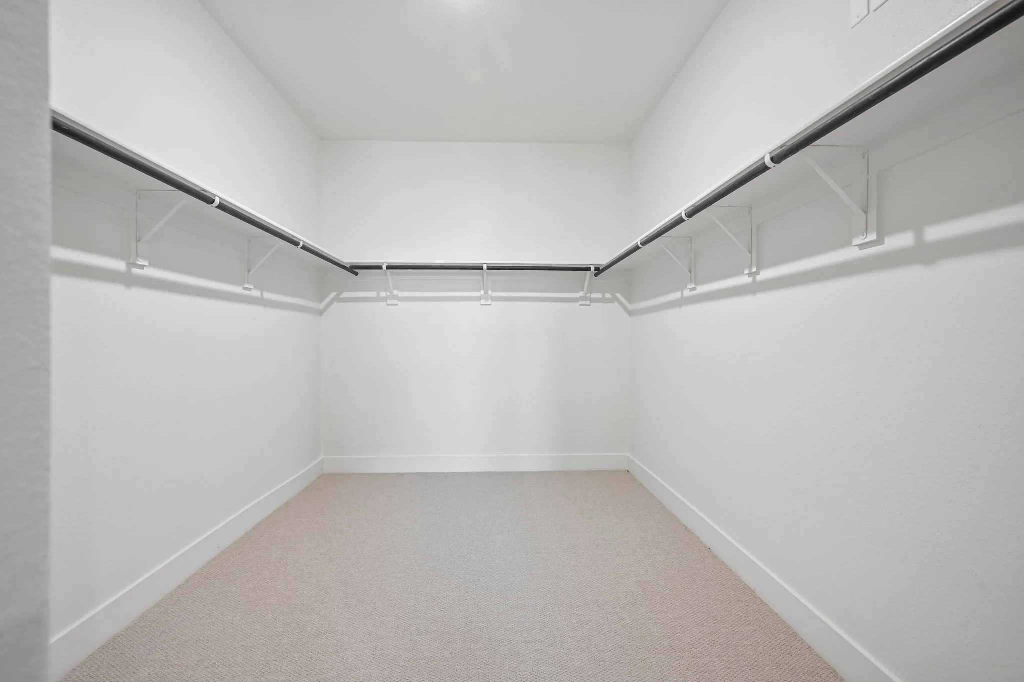  Photo is not of the actual home, but is an inspirational photo of builder’s model home and may depict options, furnishings, and/or decorator features that are not included.
