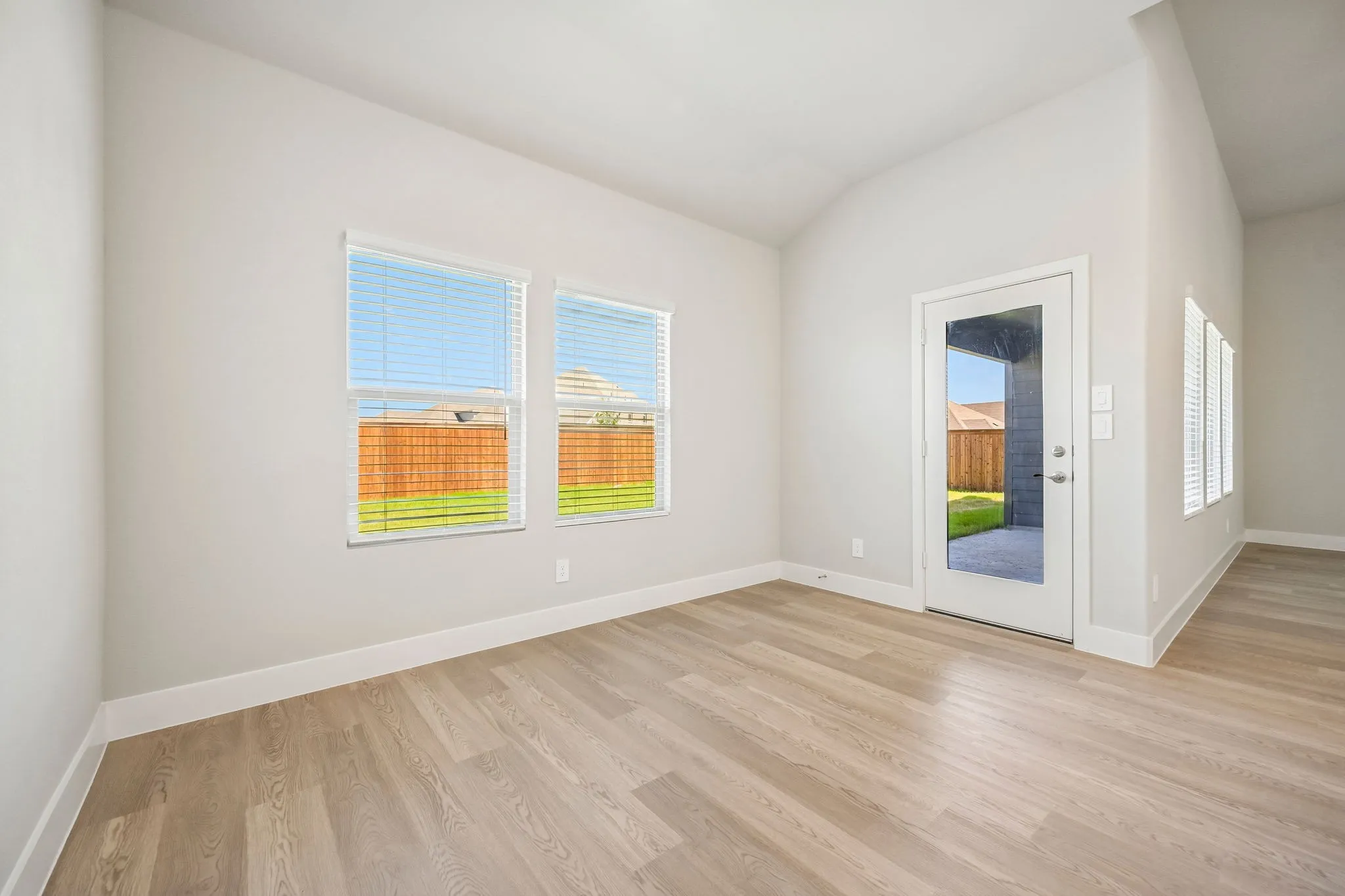  Photo is not of the actual home, but is an inspirational photo of builder’s model home and may depict options, furnishings, and/or decorator features that are not included.
