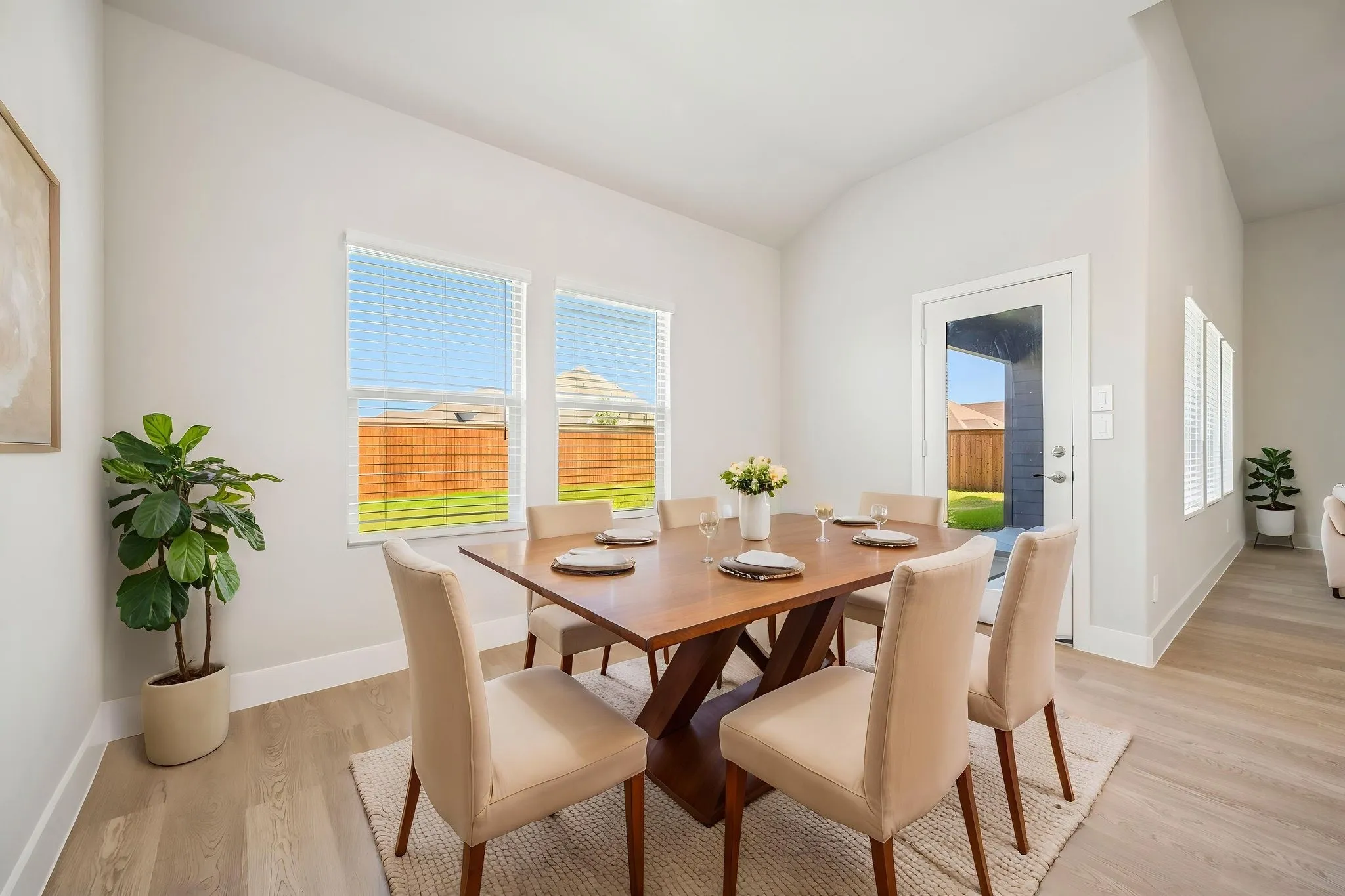  Photo is not of the actual home, but is an inspirational photo of builder’s model home and may depict options, furnishings, and/or decorator features that are not included.
