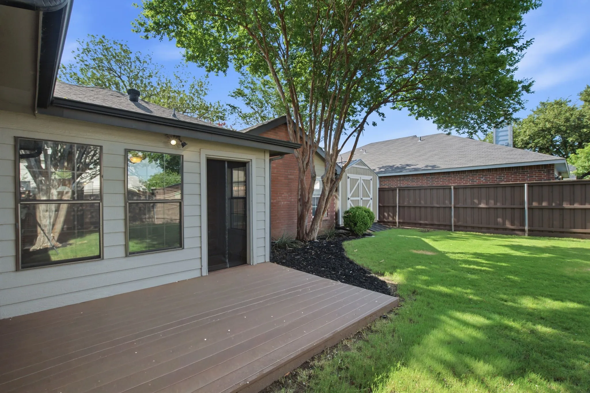 Single Family Residence For Sale in Denton County , 2074 Briarcliff Road, Lewisville, Texas 75067, 3 Bedroom, 2 Bathroom, 2 Garage spaces, 1,615 Sqft, built in 1988, mls#21341175, Real Estate Agent in Lewisville, Homes For Sale in Denton county, Homes For Sale in Lewisville, Realtor in Lewisville Texas, Real Estate Brokerage Independent Realty Texas, Luminita Cordes Realtor