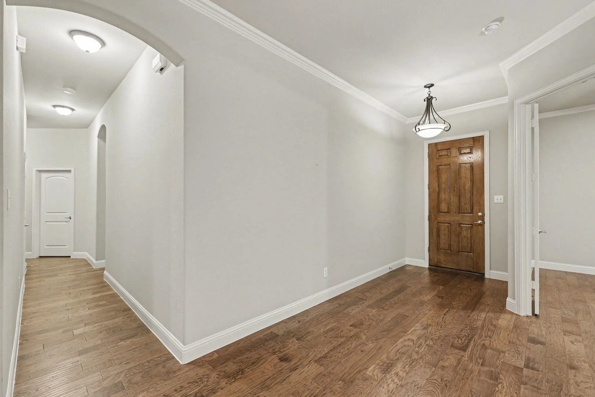 Single Family Residence For Sale in Collin County , 15943 River Glen Drive, Frisco, Texas 75035, 3 Bedroom, 2 Bathroom, 3 Garage spaces, 2,394 Sqft, built in 2012, mls#21340756, Real Estate Agent in Frisco, Homes For Sale in Collin county, Homes For Sale in Frisco, Realtor in Frisco Texas, Real Estate Brokerage Independent Realty Texas, Luminita Cordes Realtor