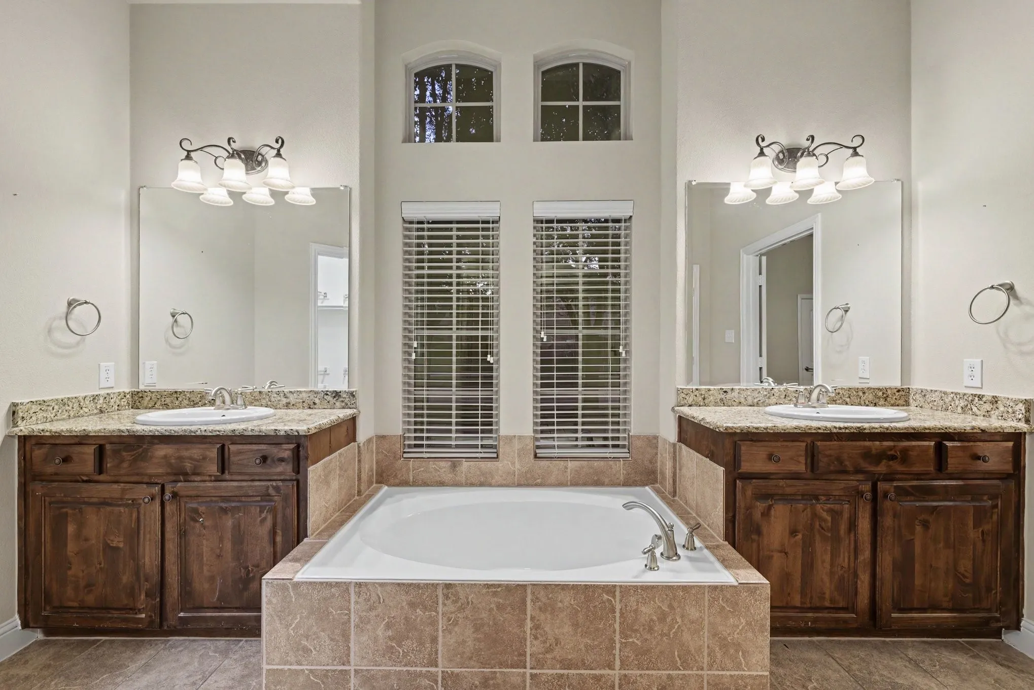 Single Family Residence For Sale in Collin County , 15943 River Glen Drive, Frisco, Texas 75035, 3 Bedroom, 2 Bathroom, 3 Garage spaces, 2,394 Sqft, built in 2012, mls#21340756, Real Estate Agent in Frisco, Homes For Sale in Collin county, Homes For Sale in Frisco, Realtor in Frisco Texas, Real Estate Brokerage Independent Realty Texas, Luminita Cordes Realtor