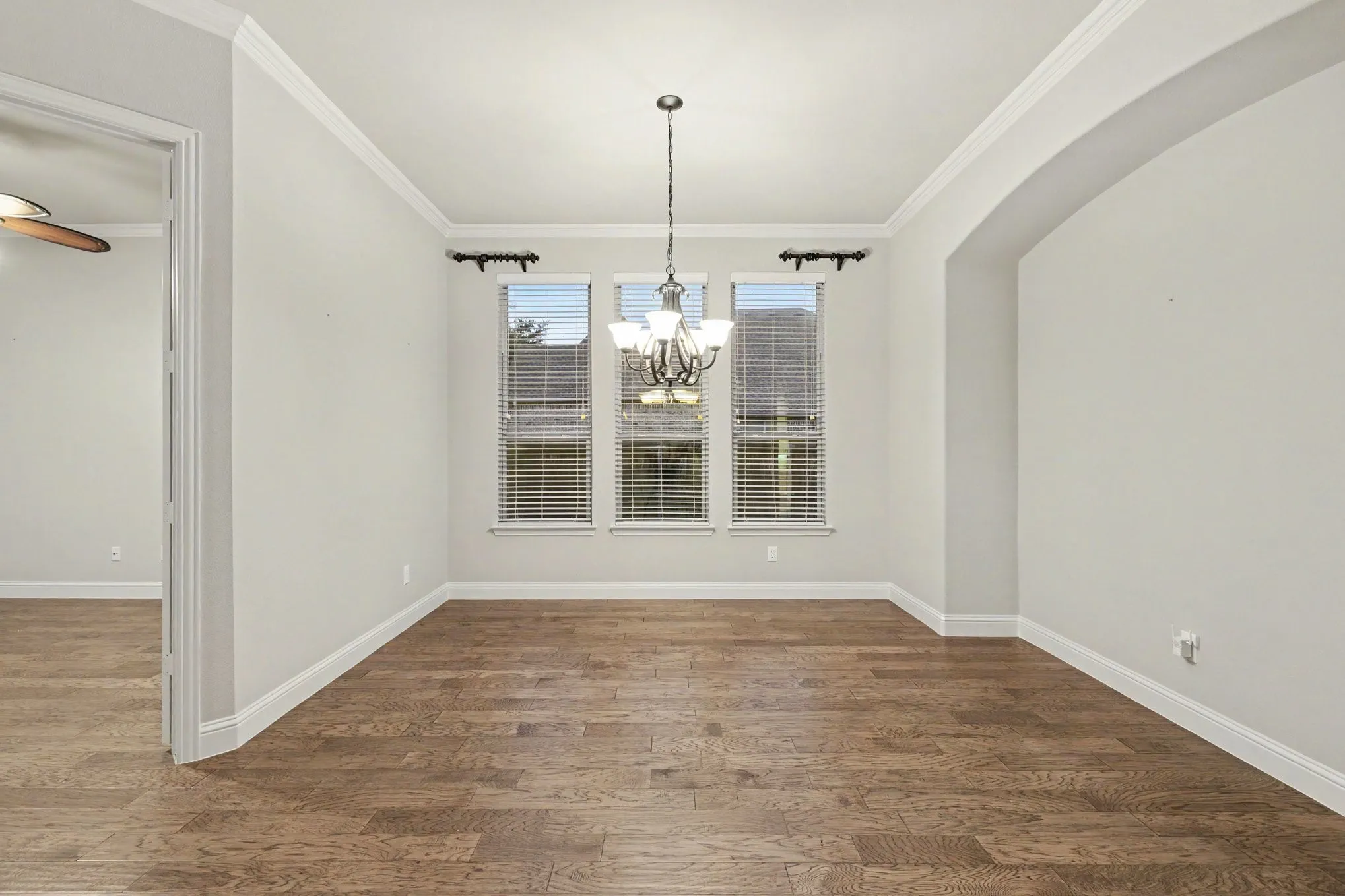 Single Family Residence For Sale in Collin County , 15943 River Glen Drive, Frisco, Texas 75035, 3 Bedroom, 2 Bathroom, 3 Garage spaces, 2,394 Sqft, built in 2012, mls#21340756, Real Estate Agent in Frisco, Homes For Sale in Collin county, Homes For Sale in Frisco, Realtor in Frisco Texas, Real Estate Brokerage Independent Realty Texas, Luminita Cordes Realtor