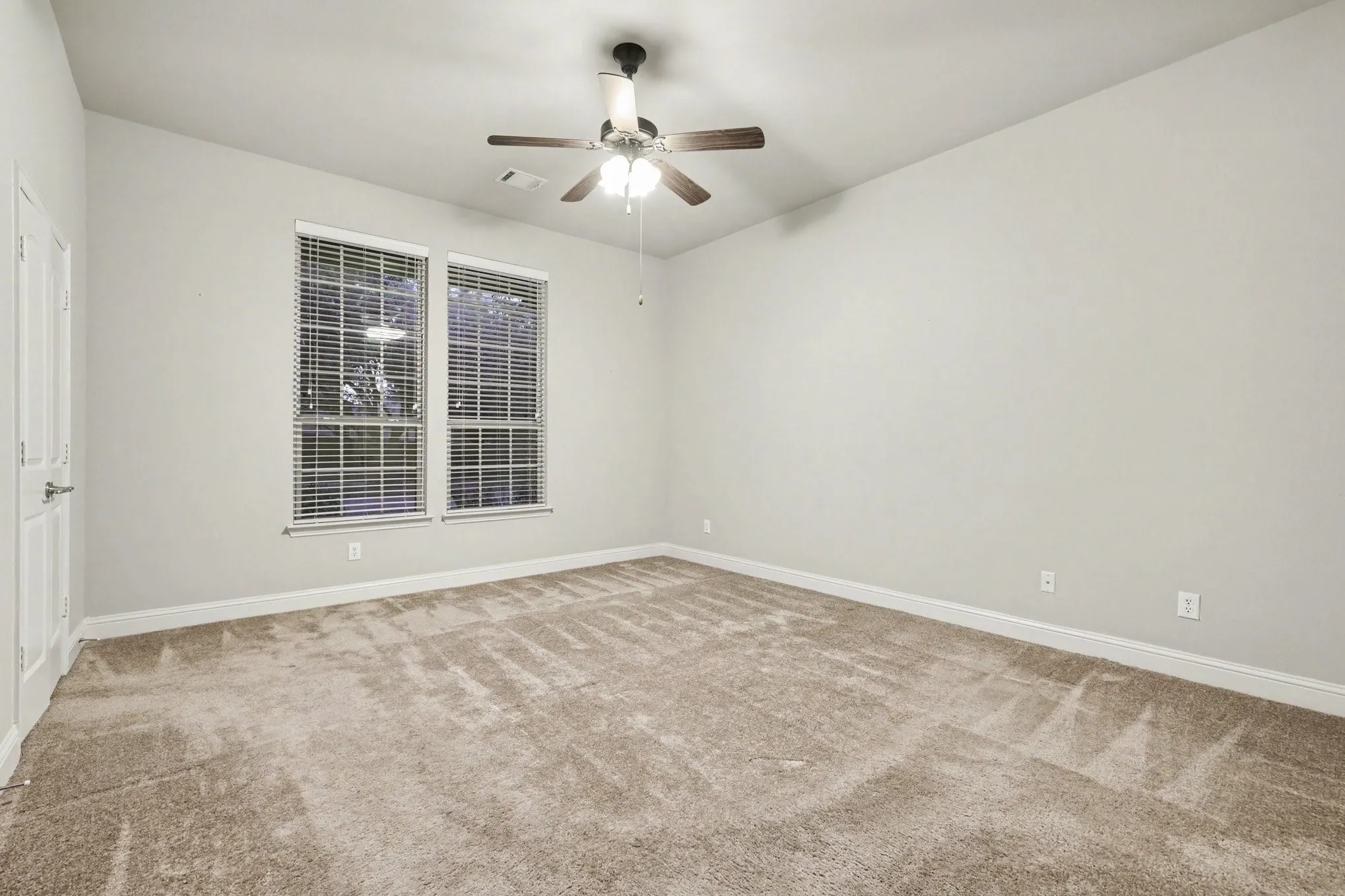 Single Family Residence For Sale in Collin County , 15943 River Glen Drive, Frisco, Texas 75035, 3 Bedroom, 2 Bathroom, 3 Garage spaces, 2,394 Sqft, built in 2012, mls#21340756, Real Estate Agent in Frisco, Homes For Sale in Collin county, Homes For Sale in Frisco, Realtor in Frisco Texas, Real Estate Brokerage Independent Realty Texas, Luminita Cordes Realtor
