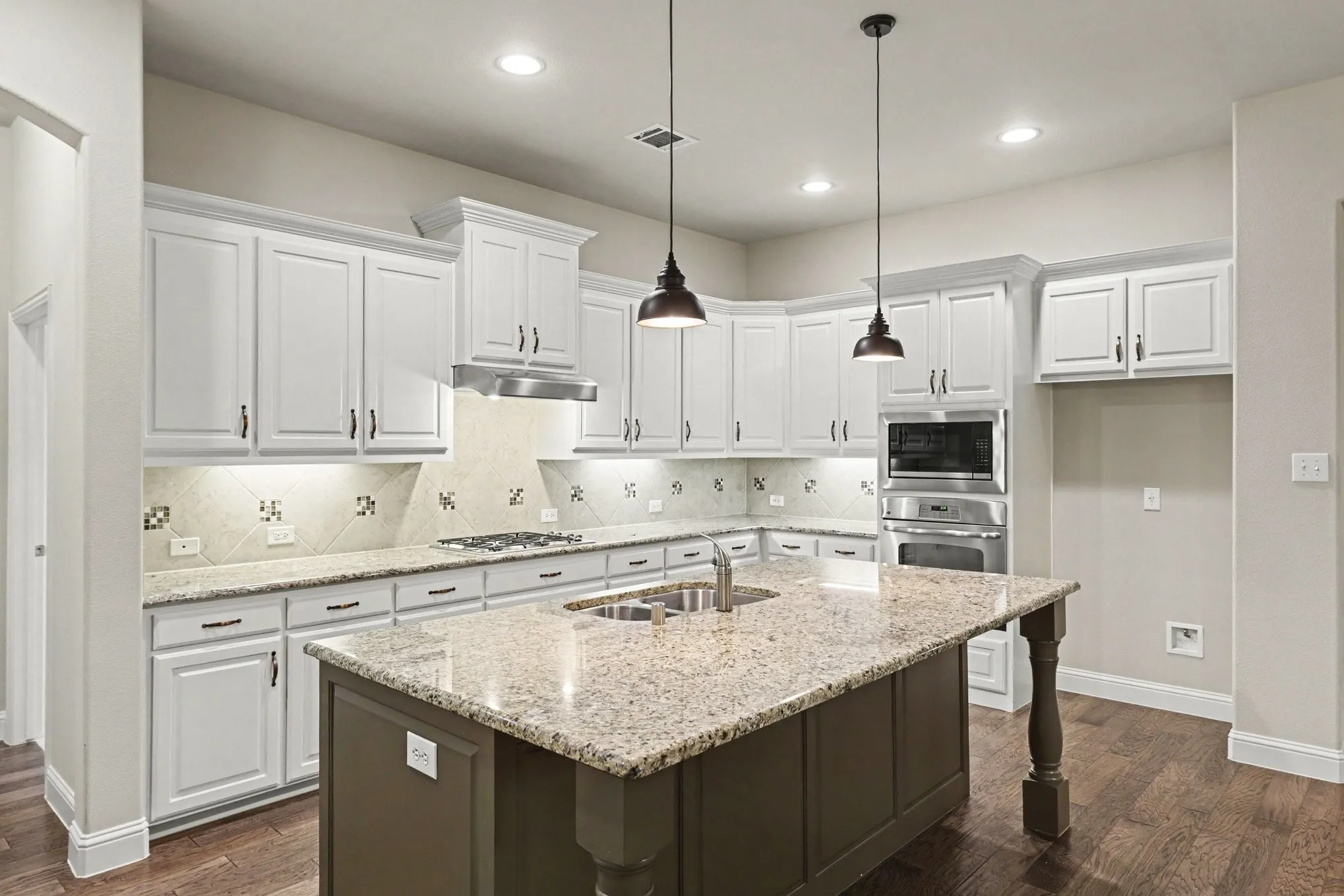 Single Family Residence For Sale in Collin County , 15943 River Glen Drive, Frisco, Texas 75035, 3 Bedroom, 2 Bathroom, 3 Garage spaces, 2,394 Sqft, built in 2012, mls#21340756, Real Estate Agent in Frisco, Homes For Sale in Collin county, Homes For Sale in Frisco, Realtor in Frisco Texas, Real Estate Brokerage Independent Realty Texas, Luminita Cordes Realtor