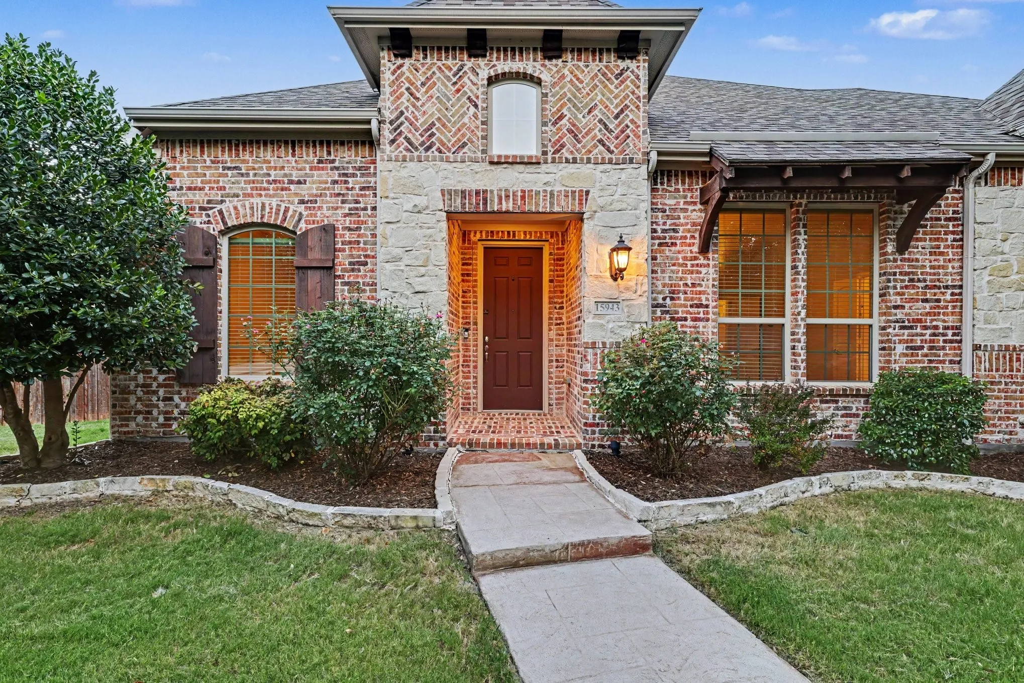 Single Family Residence For Sale in Collin County , 15943 River Glen Drive, Frisco, Texas 75035, 3 Bedroom, 2 Bathroom, 3 Garage spaces, 2,394 Sqft, built in 2012, mls#21340756, Real Estate Agent in Frisco, Homes For Sale in Collin county, Homes For Sale in Frisco, Realtor in Frisco Texas, Real Estate Brokerage Independent Realty Texas, Luminita Cordes Realtor