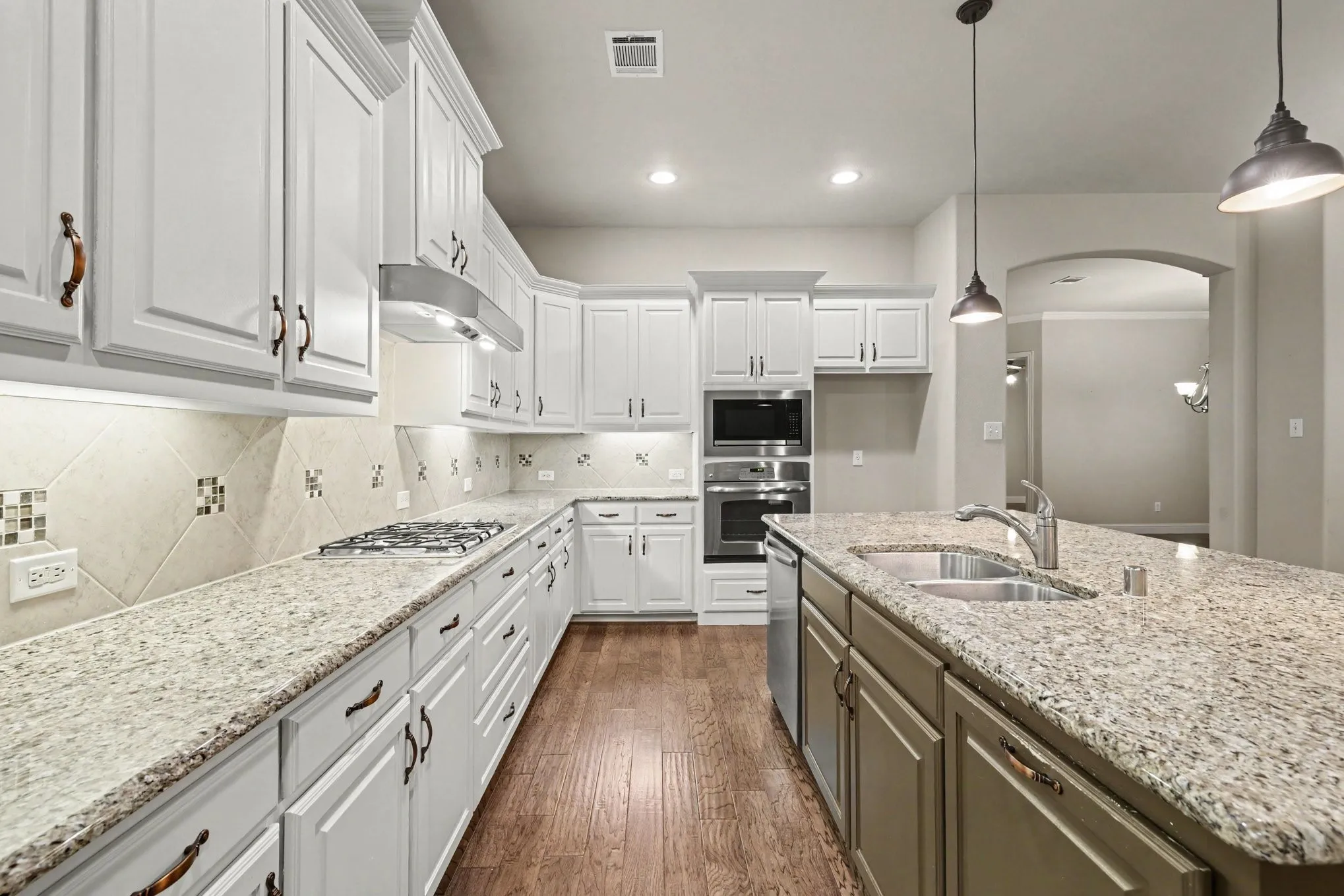 Single Family Residence For Sale in Collin County , 15943 River Glen Drive, Frisco, Texas 75035, 3 Bedroom, 2 Bathroom, 3 Garage spaces, 2,394 Sqft, built in 2012, mls#21340756, Real Estate Agent in Frisco, Homes For Sale in Collin county, Homes For Sale in Frisco, Realtor in Frisco Texas, Real Estate Brokerage Independent Realty Texas, Luminita Cordes Realtor