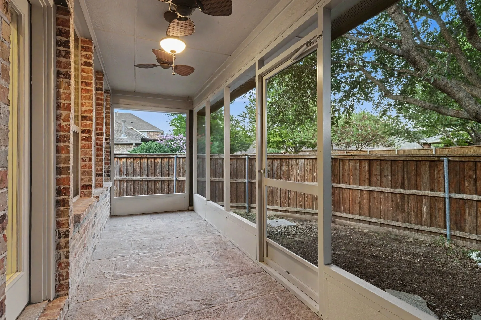 Single Family Residence For Sale in Collin County , 15943 River Glen Drive, Frisco, Texas 75035, 3 Bedroom, 2 Bathroom, 3 Garage spaces, 2,394 Sqft, built in 2012, mls#21340756, Real Estate Agent in Frisco, Homes For Sale in Collin county, Homes For Sale in Frisco, Realtor in Frisco Texas, Real Estate Brokerage Independent Realty Texas, Luminita Cordes Realtor