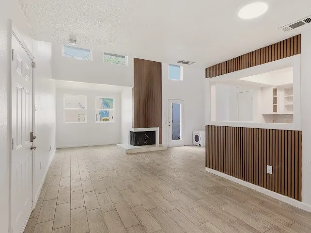 Condominium For Sale in Dallas County , 9696 Walnut Street 1304, Dallas, Texas 75243, 1 Bedroom, 2 Bathroom, Garage spaces, 903 Sqft, built in 1981, mls#21340892, Real Estate Agent in Dallas, Homes For Sale in Dallas county, Homes For Sale in Dallas, Realtor in Dallas Texas, Real Estate Brokerage Independent Realty Texas, Luminita Cordes Realtor
