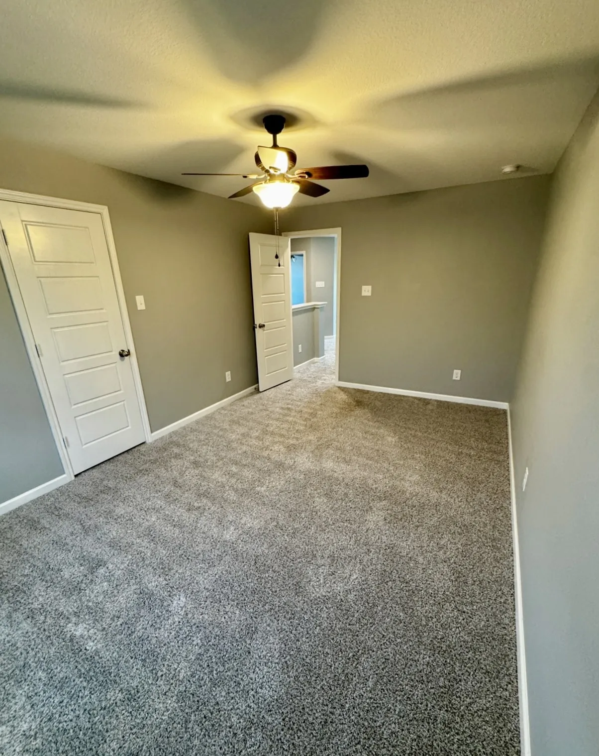Single Family Residence For Sale in Kaufman County , 1592 Sugarberry Drive, Forney, Texas 75126, 5 Bedroom, 3 Bathroom, 3 Garage spaces, 3,086 Sqft, built in 2018, mls#21340277, Real Estate Agent in Forney, Homes For Sale in Kaufman county, Homes For Sale in Forney, Realtor in Forney Texas, Real Estate Brokerage Independent Realty Texas, Luminita Cordes Realtor