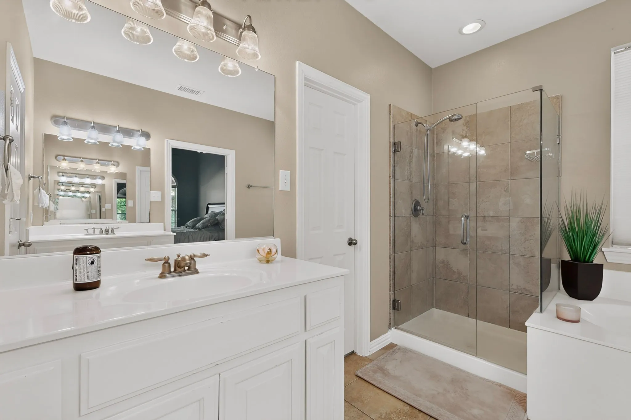 Single Family Residence For Sale in Collin County , 15827 Buffalo Creek Drive, Frisco, Texas 75035, 4 Bedroom, 4 Bathroom, 2 Garage spaces, 3,588 Sqft, built in 2004, mls#21340021, Real Estate Agent in Frisco, Homes For Sale in Collin county, Homes For Sale in Frisco, Realtor in Frisco Texas, Real Estate Brokerage Independent Realty Texas, Luminita Cordes Realtor