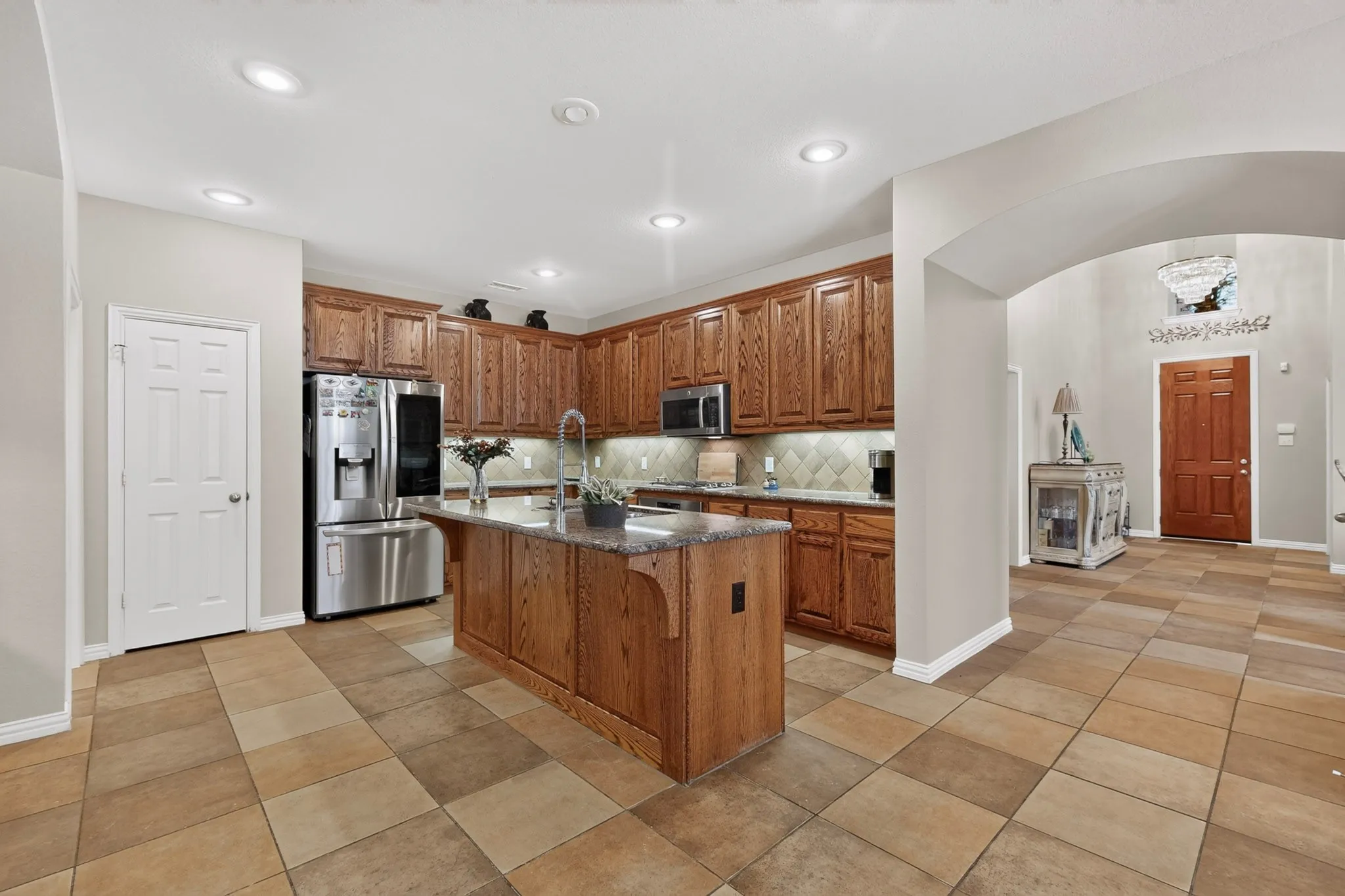 Single Family Residence For Sale in Collin County , 15827 Buffalo Creek Drive, Frisco, Texas 75035, 4 Bedroom, 4 Bathroom, 2 Garage spaces, 3,588 Sqft, built in 2004, mls#21340021, Real Estate Agent in Frisco, Homes For Sale in Collin county, Homes For Sale in Frisco, Realtor in Frisco Texas, Real Estate Brokerage Independent Realty Texas, Luminita Cordes Realtor