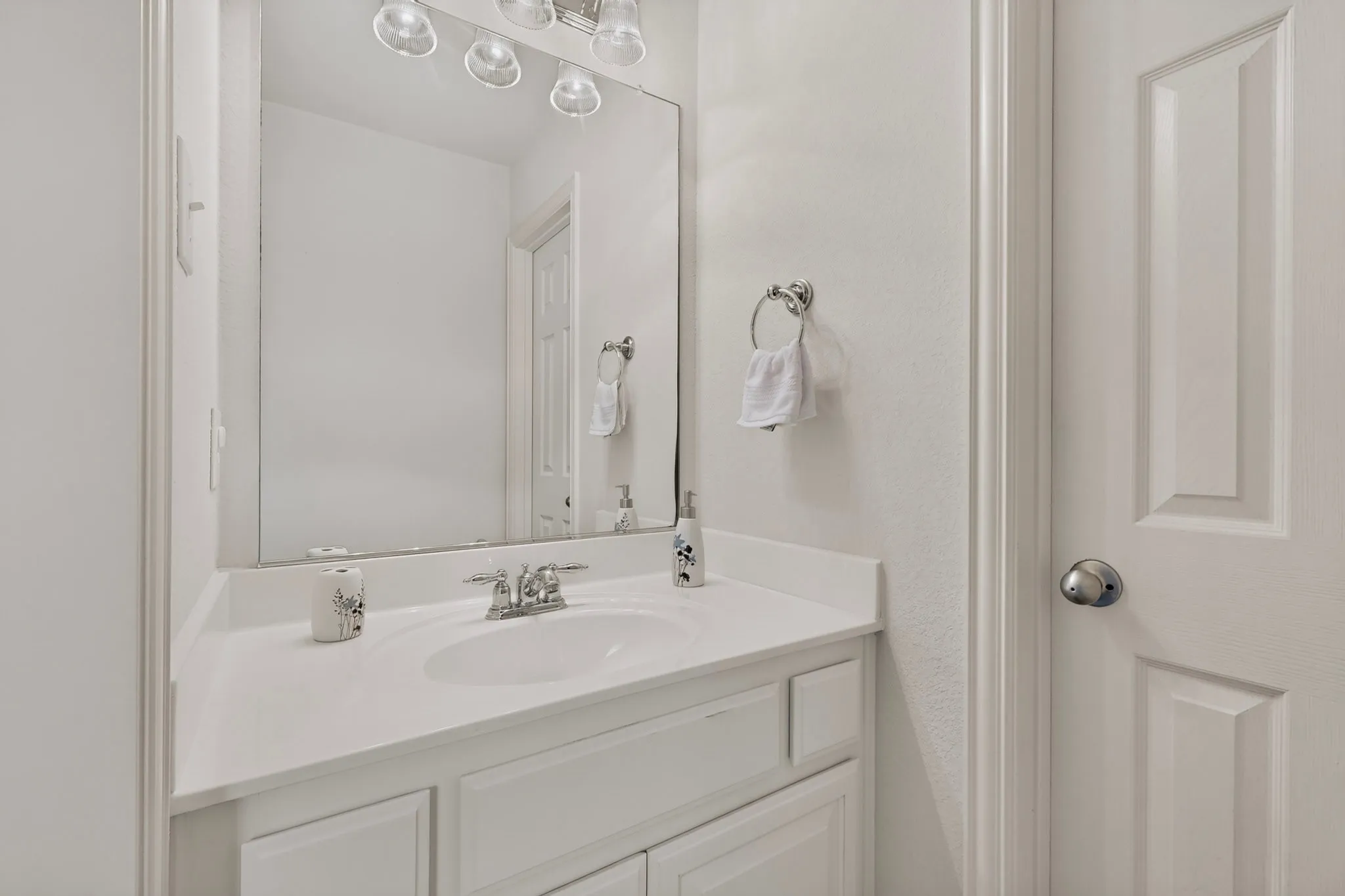Single Family Residence For Sale in Collin County , 15827 Buffalo Creek Drive, Frisco, Texas 75035, 4 Bedroom, 4 Bathroom, 2 Garage spaces, 3,588 Sqft, built in 2004, mls#21340021, Real Estate Agent in Frisco, Homes For Sale in Collin county, Homes For Sale in Frisco, Realtor in Frisco Texas, Real Estate Brokerage Independent Realty Texas, Luminita Cordes Realtor