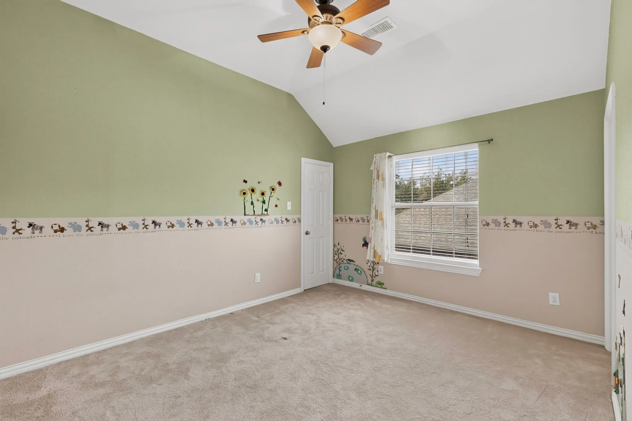 Single Family Residence For Sale in Collin County , 15827 Buffalo Creek Drive, Frisco, Texas 75035, 4 Bedroom, 4 Bathroom, 2 Garage spaces, 3,588 Sqft, built in 2004, mls#21340021, Real Estate Agent in Frisco, Homes For Sale in Collin county, Homes For Sale in Frisco, Realtor in Frisco Texas, Real Estate Brokerage Independent Realty Texas, Luminita Cordes Realtor