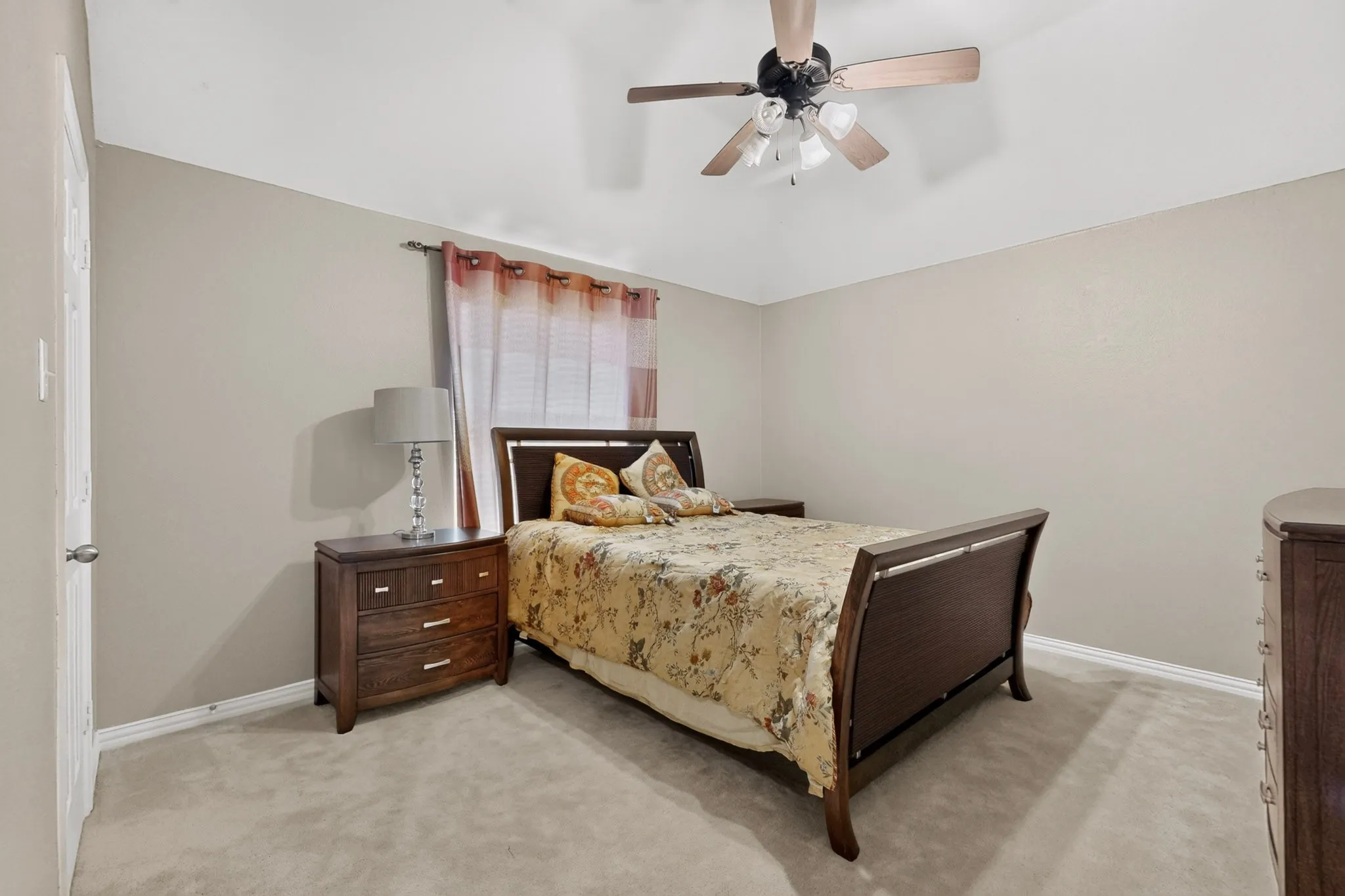 Single Family Residence For Sale in Collin County , 15827 Buffalo Creek Drive, Frisco, Texas 75035, 4 Bedroom, 4 Bathroom, 2 Garage spaces, 3,588 Sqft, built in 2004, mls#21340021, Real Estate Agent in Frisco, Homes For Sale in Collin county, Homes For Sale in Frisco, Realtor in Frisco Texas, Real Estate Brokerage Independent Realty Texas, Luminita Cordes Realtor