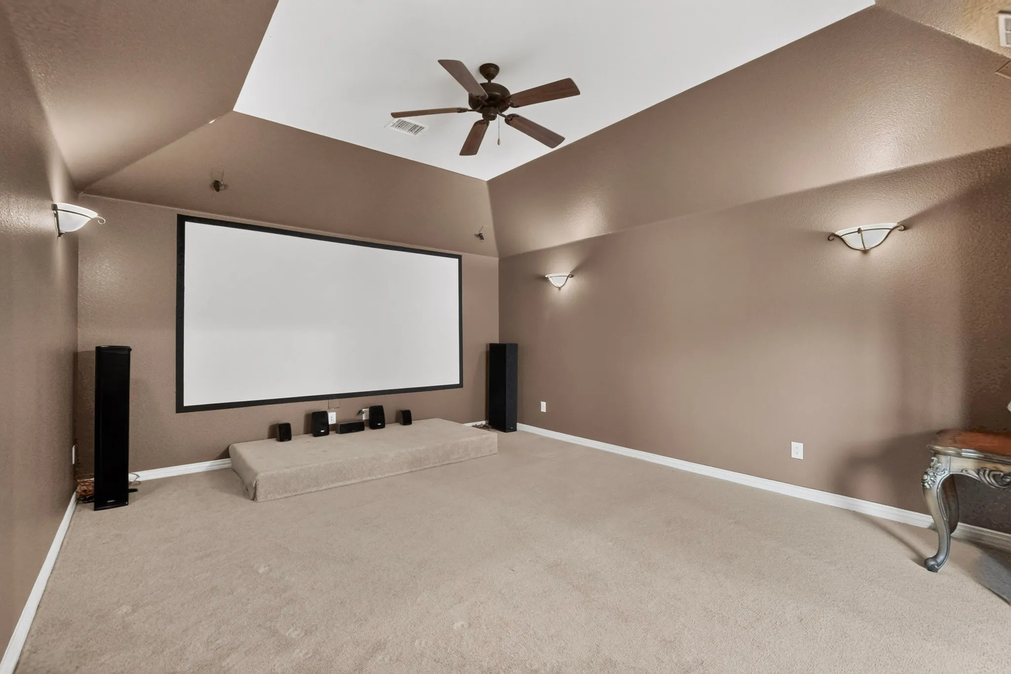 Single Family Residence For Sale in Collin County , 15827 Buffalo Creek Drive, Frisco, Texas 75035, 4 Bedroom, 4 Bathroom, 2 Garage spaces, 3,588 Sqft, built in 2004, mls#21340021, Real Estate Agent in Frisco, Homes For Sale in Collin county, Homes For Sale in Frisco, Realtor in Frisco Texas, Real Estate Brokerage Independent Realty Texas, Luminita Cordes Realtor