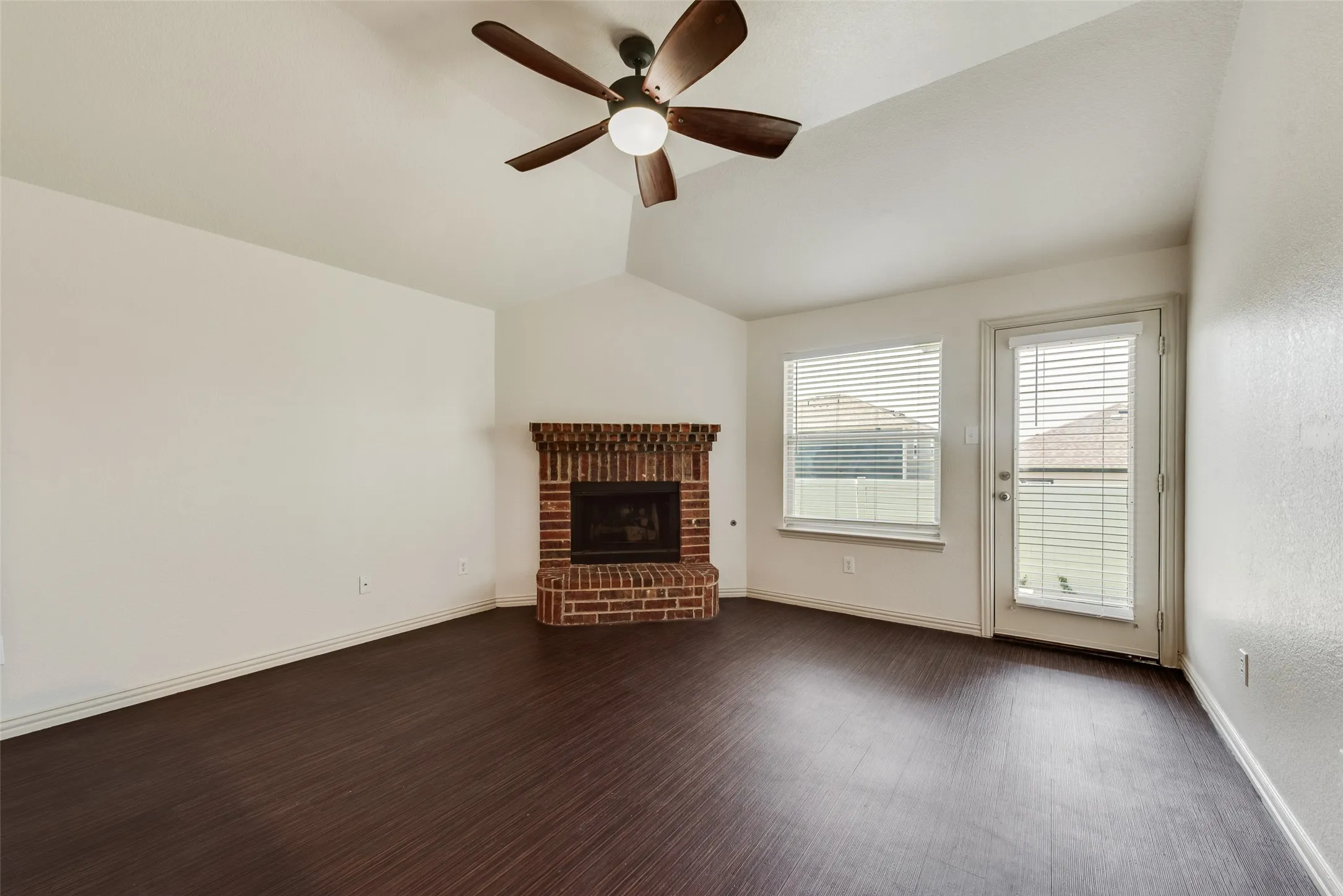Fireplace with gas starter