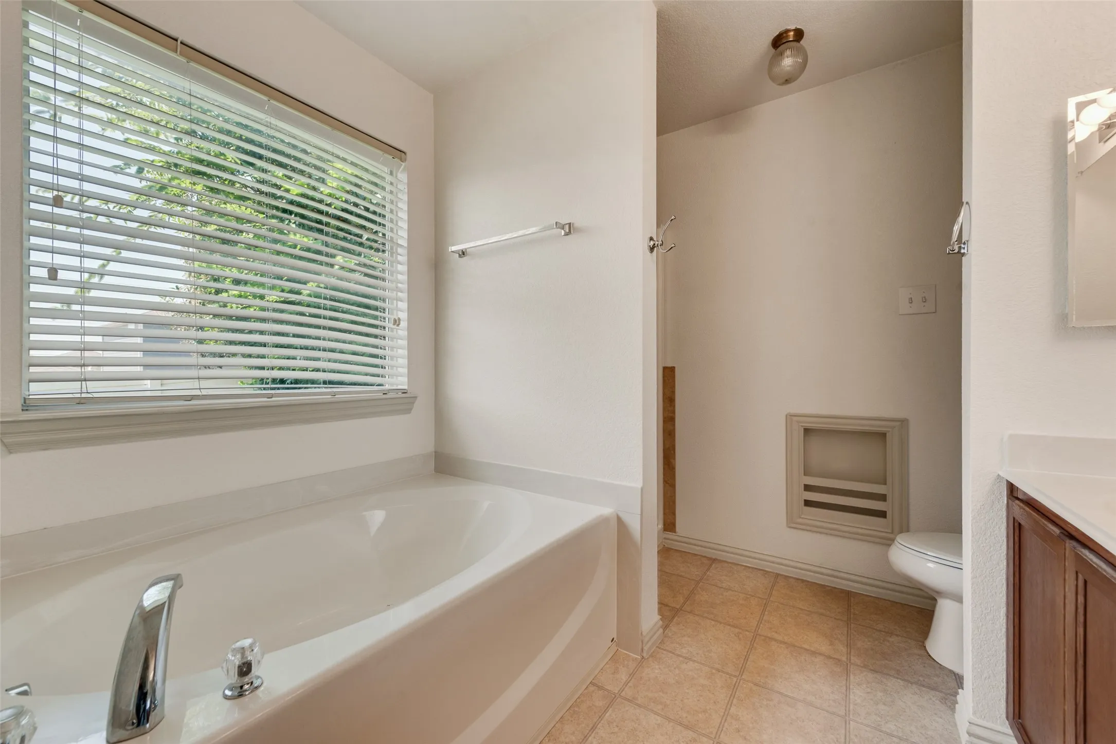 Garden tub