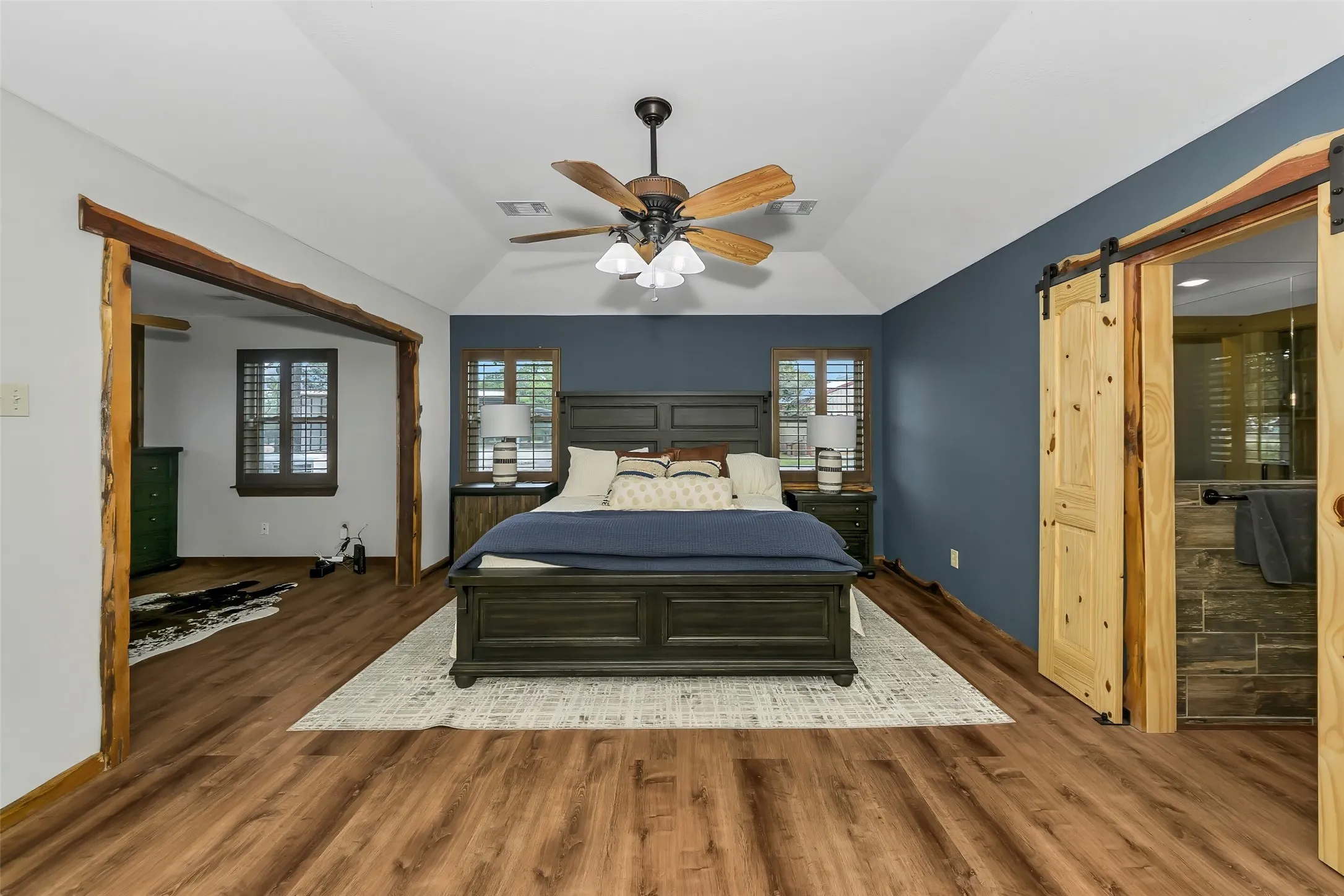 Single Family Residence For Sale in Palo Pinto County , 3911 N Highway 281, Mineral Wells, Texas 76067, 3 Bedroom, 3 Bathroom, 3 Garage spaces, 2,603 Sqft, built in 1994, mls#21341151, Real Estate Agent in Mineral Wells, Homes For Sale in Palo Pinto county, Homes For Sale in Mineral Wells, Realtor in Mineral Wells Texas, Real Estate Brokerage Independent Realty Texas, Luminita Cordes Realtor